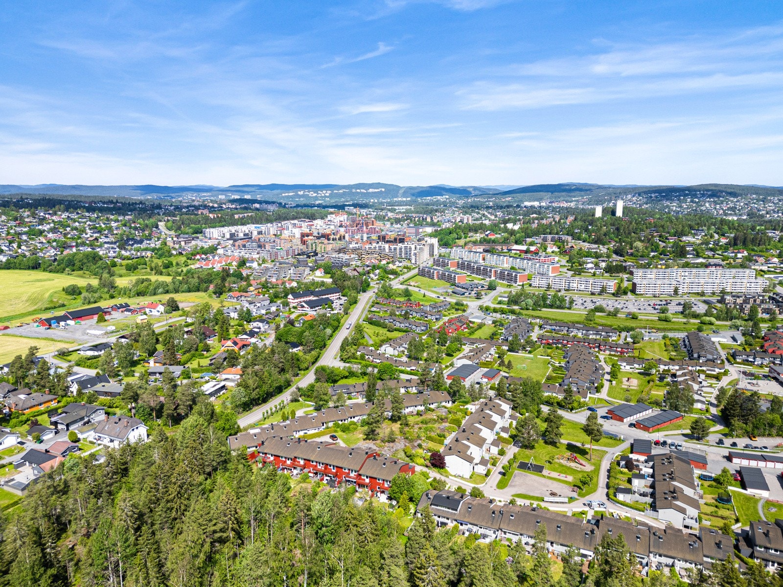 I området ved Lørenskog stasjon finner du verdens råeste helårsarena for snøopplevelser - SNØ. Galleribilde