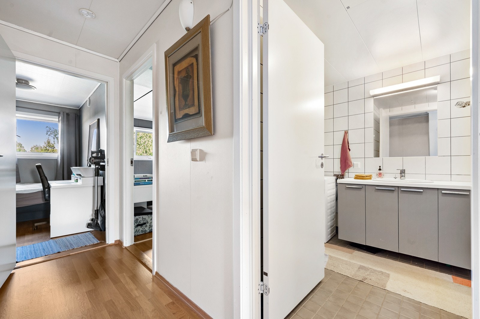 Fra gangen er det adkomst til badet. Galleribilde