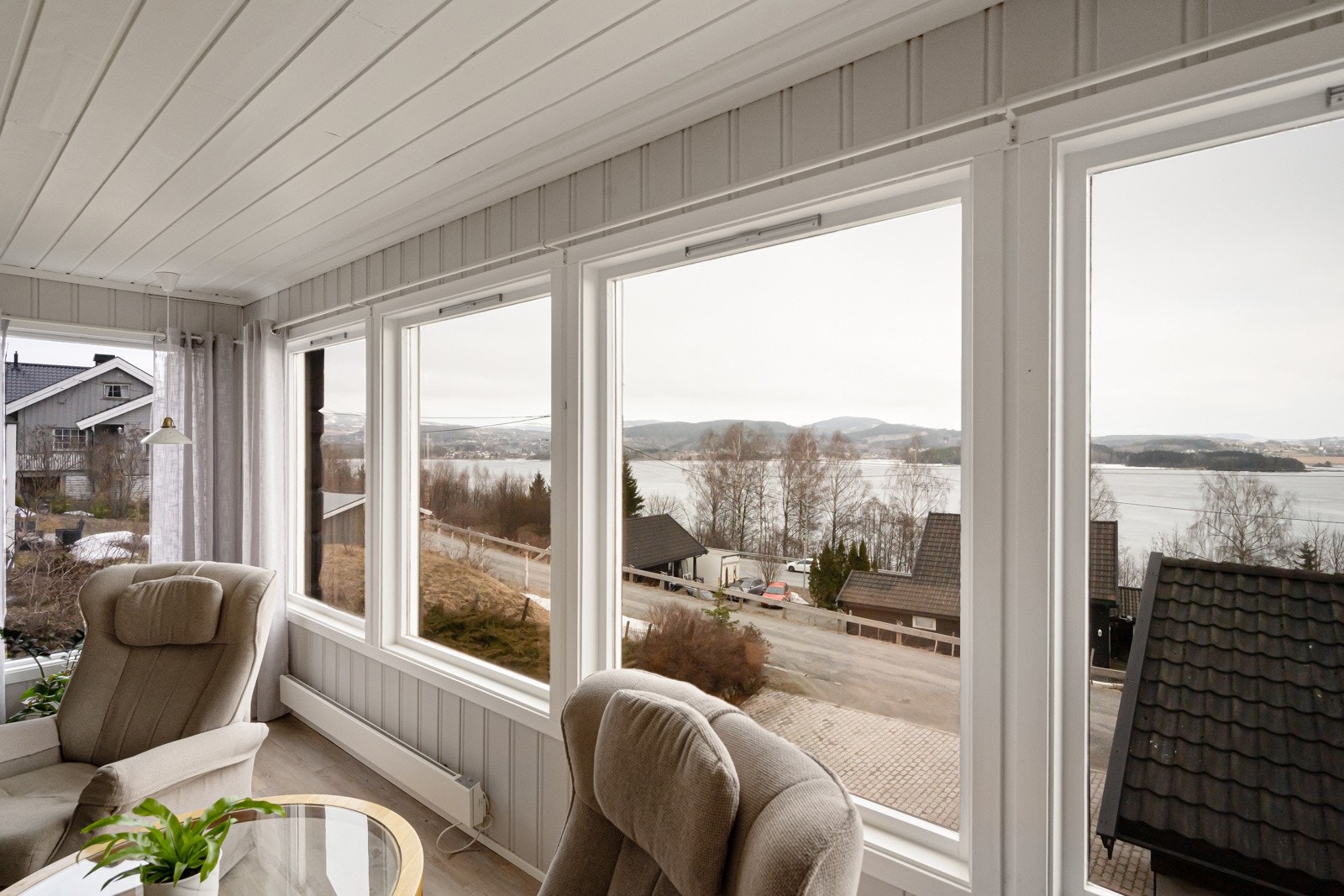 Utsikt mot Mjøsbrua! Galleribilde