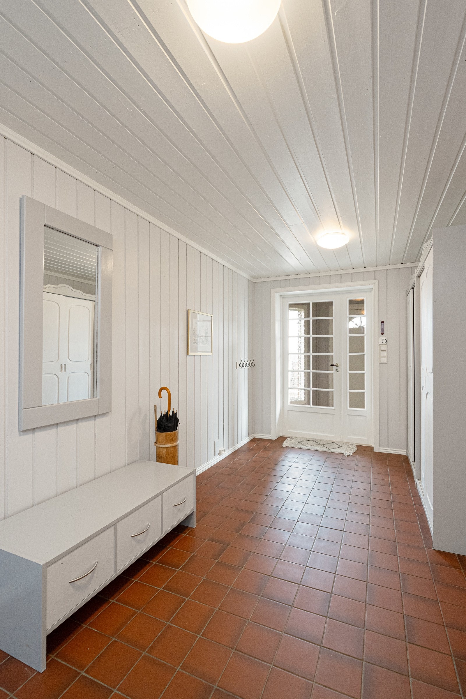 Det er varmekabler i både hall og vindfang Galleribilde