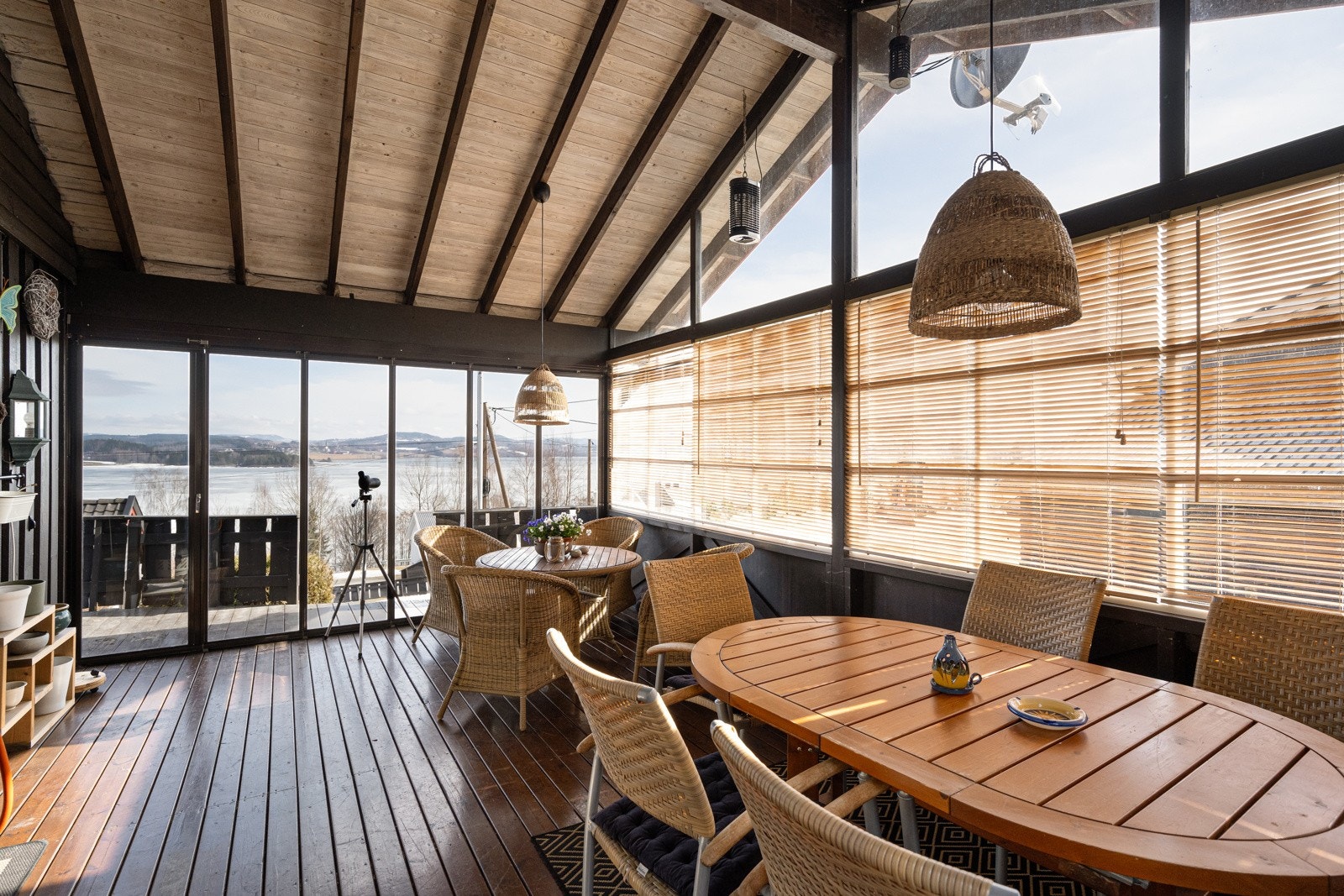 Lekker innglasset terrasse/hagestue Galleribilde