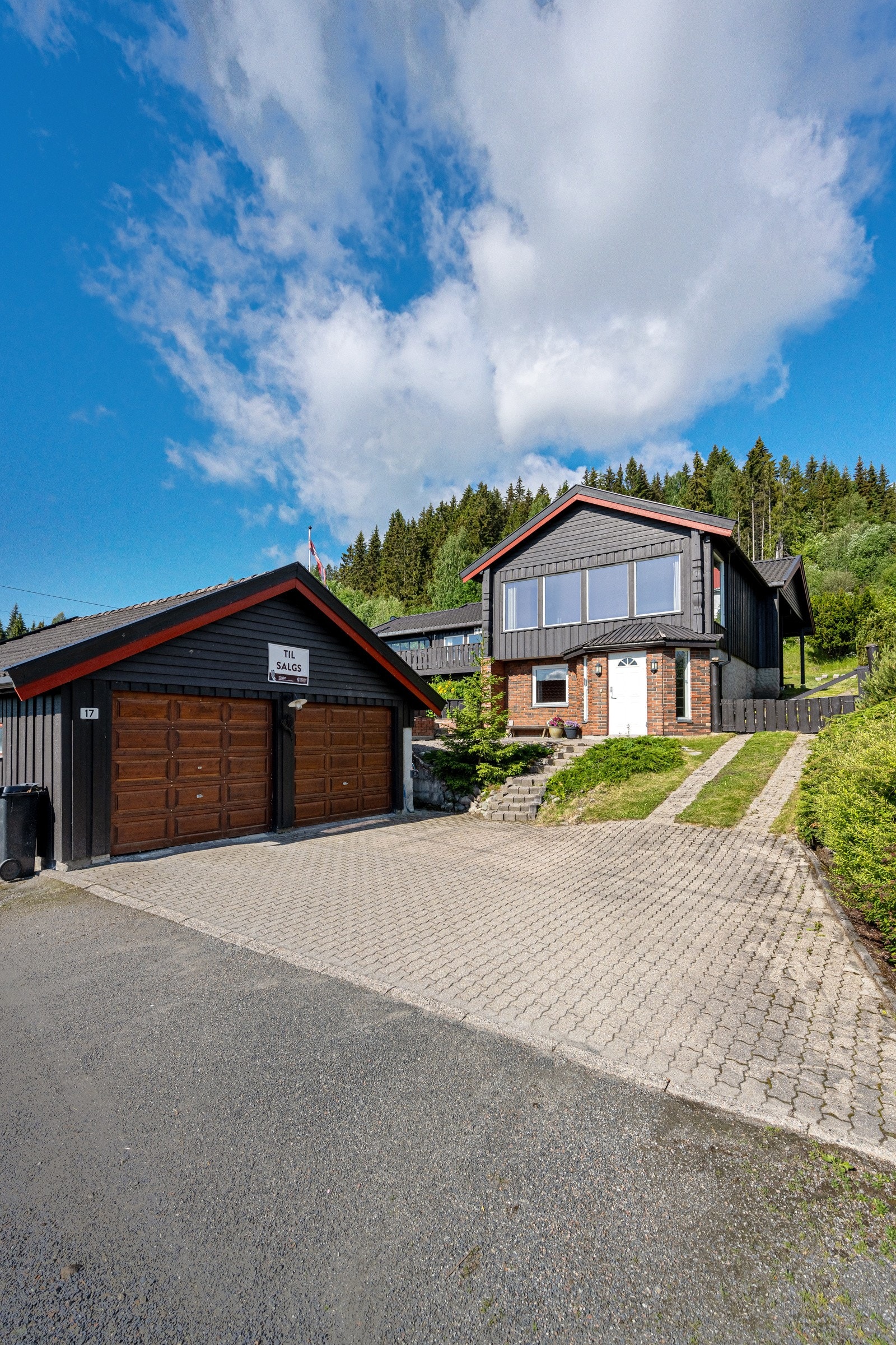 Steinbelagt gårdsplass Galleribilde