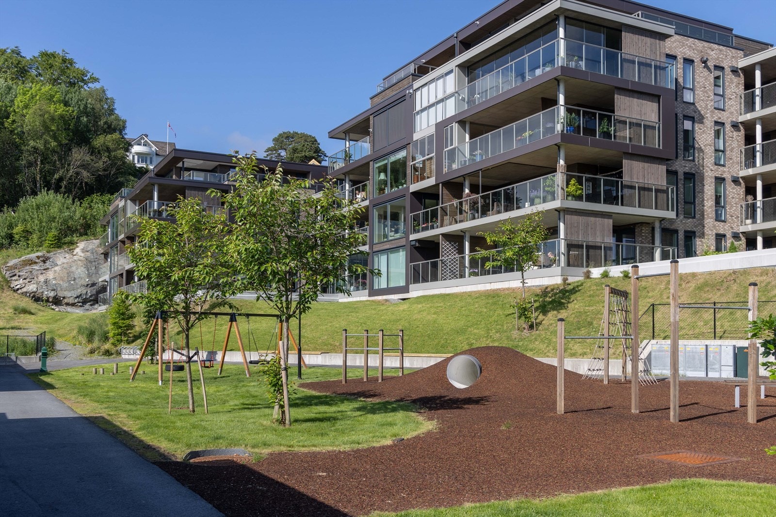 Svært pent opparbeidede fellesområder i sameiet. Galleribilde