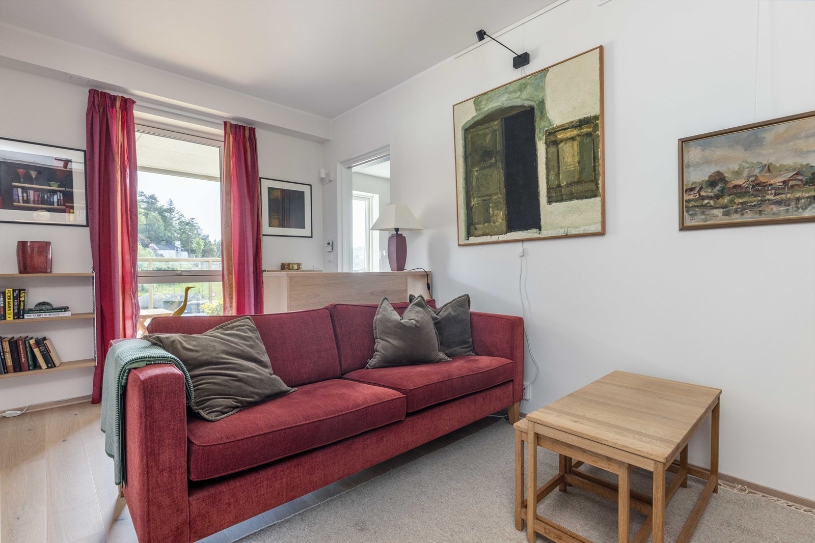 TV-stuen ligger innenfor stuen Galleribilde