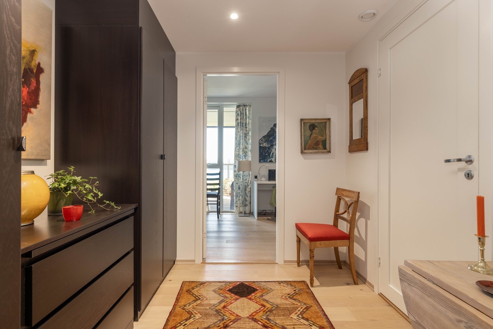 Gang som leder til soverom 2 og bad 2 Galleribilde