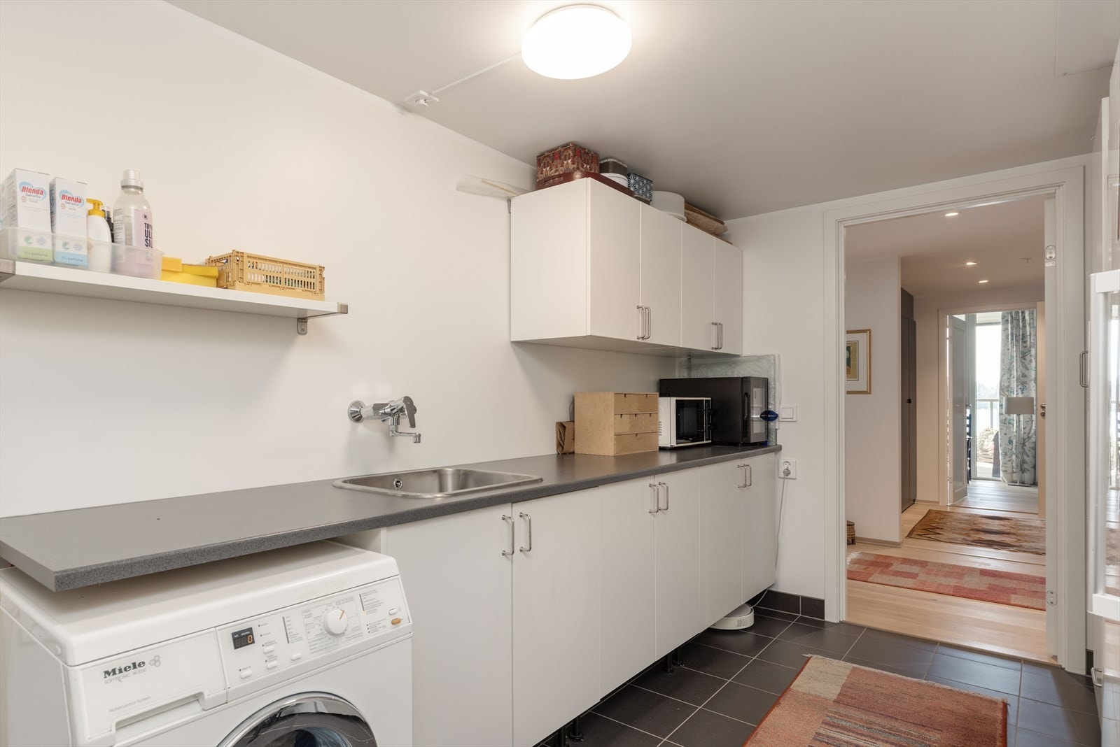 Vaskerommet fungerer også som grovkjøkken Galleribilde