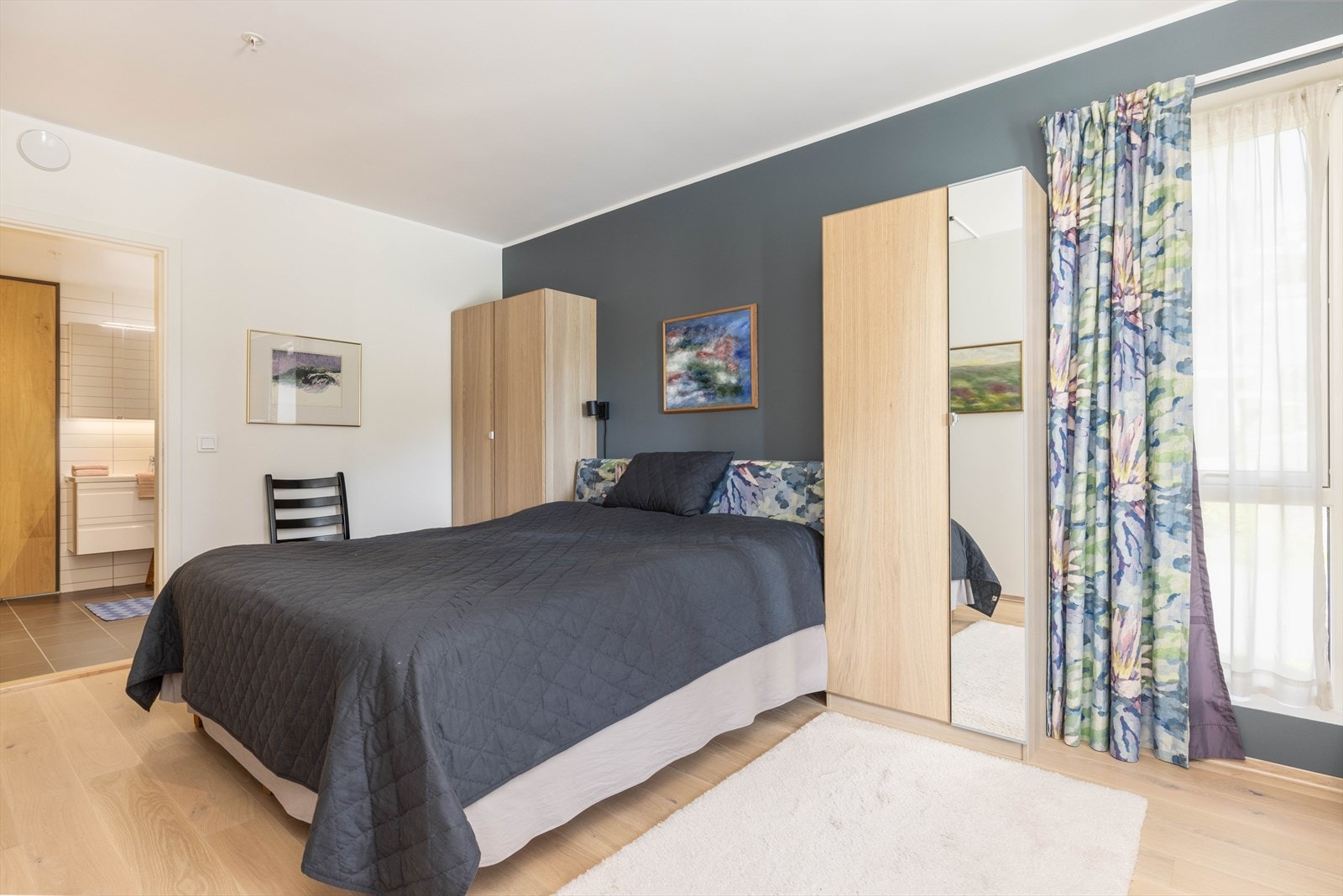 Master bedroom på 18 kvm med eget bad og terrasse Galleribilde