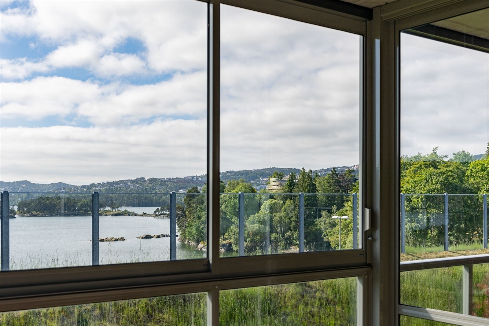 Utsikt mot Troldhaugen Galleribilde