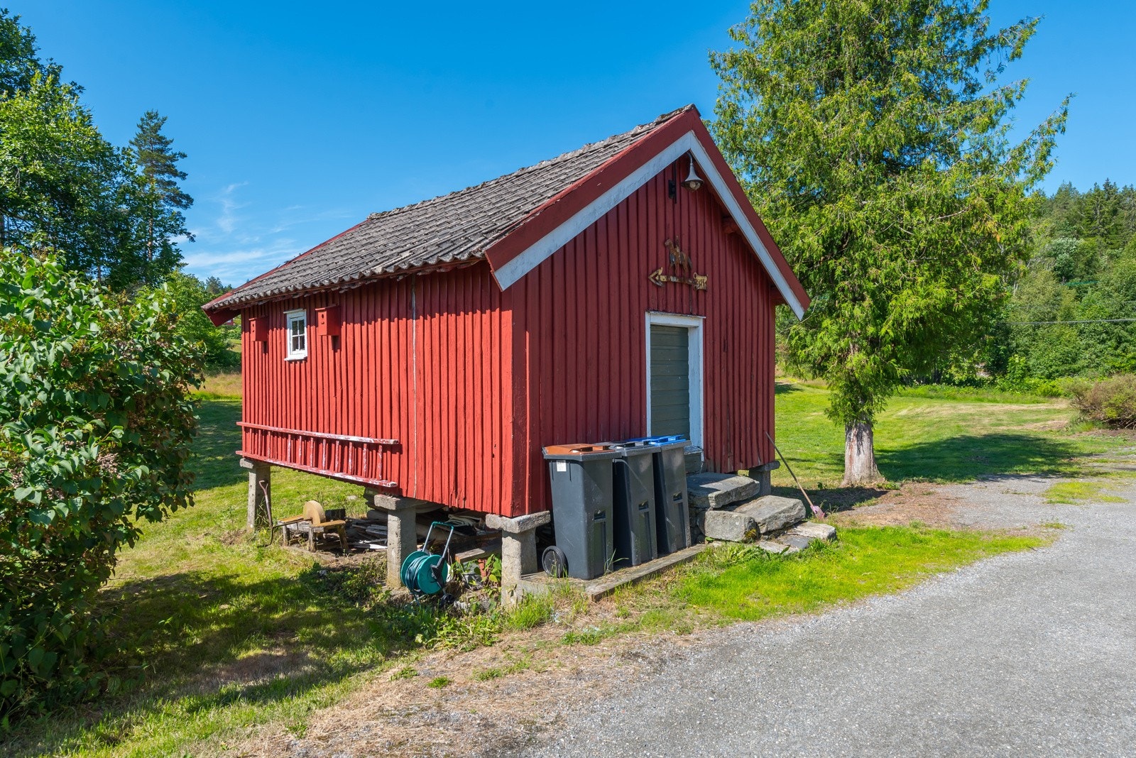 Stolpehus - Innredet til bod. Galleribilde
