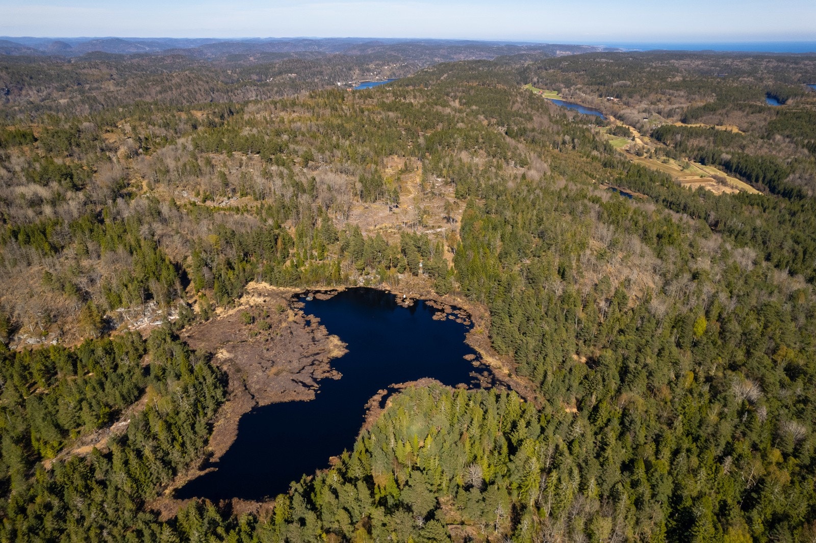 Dronebilde av tjernet Galleribilde