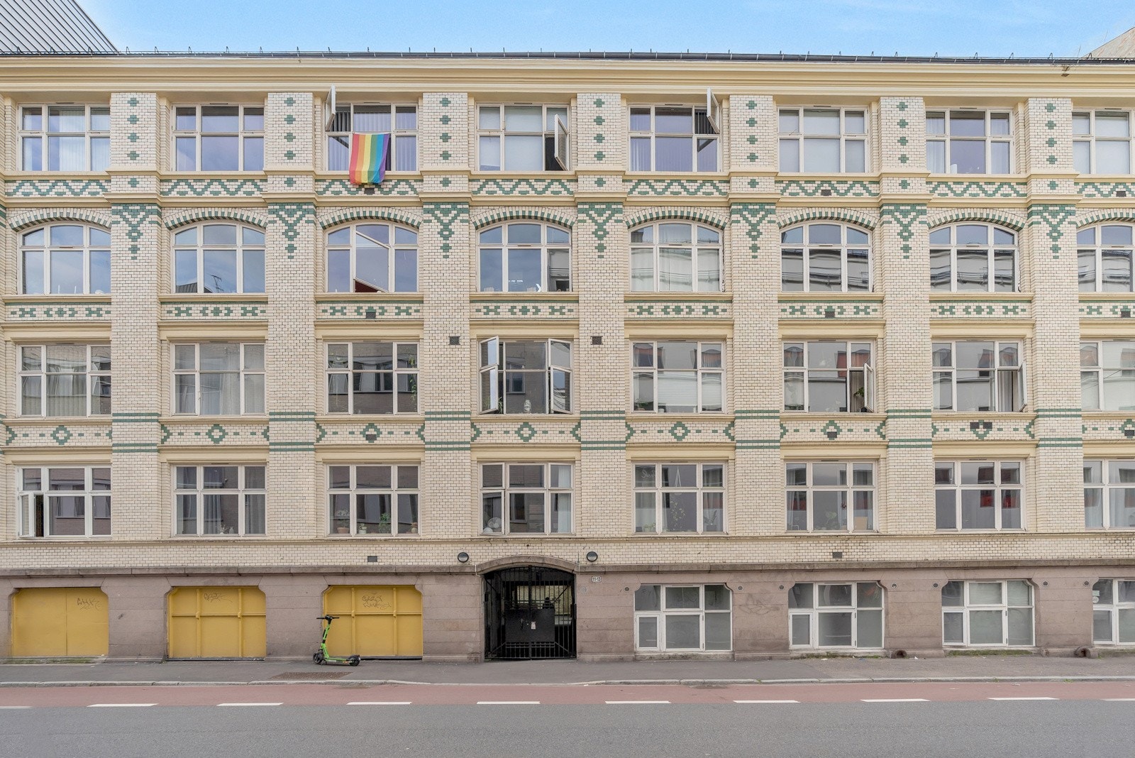 Platousgate 11 Borettslaget. Borettslaget består av 35 andelsleiligheter. Galleribilde