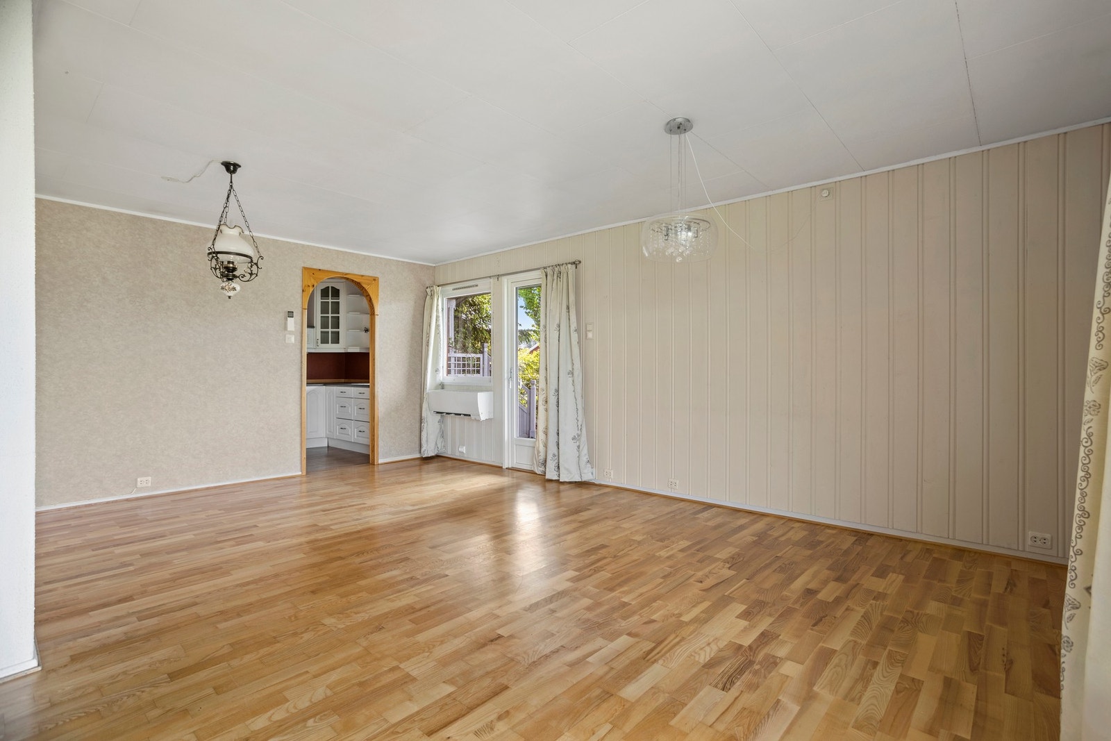 Fra stuen er det utgang til terrasse Galleribilde