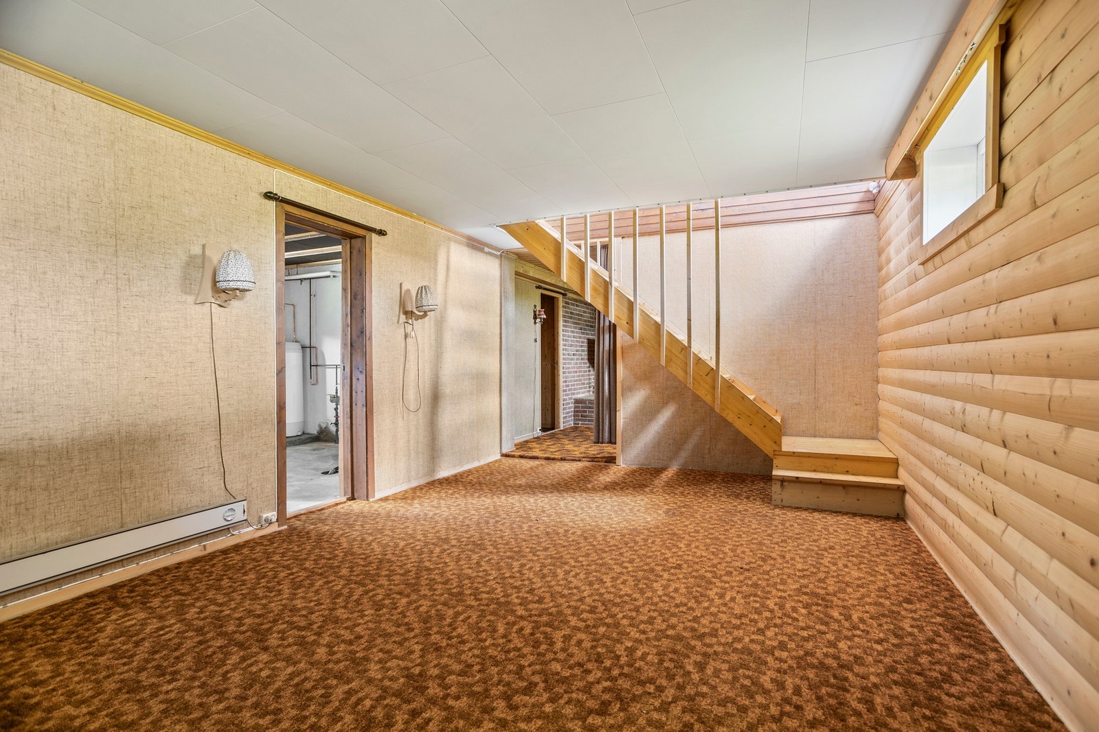 Trapp ned til kjellerstue Galleribilde