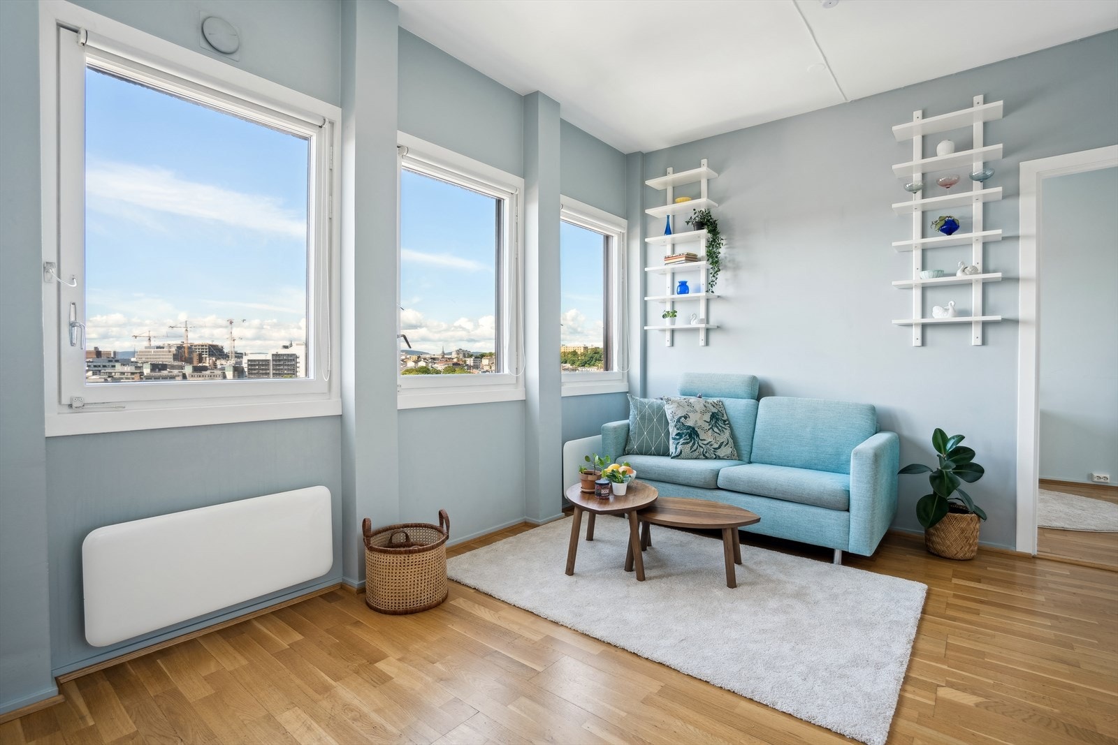 Dette er en lys og pen 2-roms selveierleilighet med en sentral beliggenhet på Nedre Grünerløkka. Galleribilde