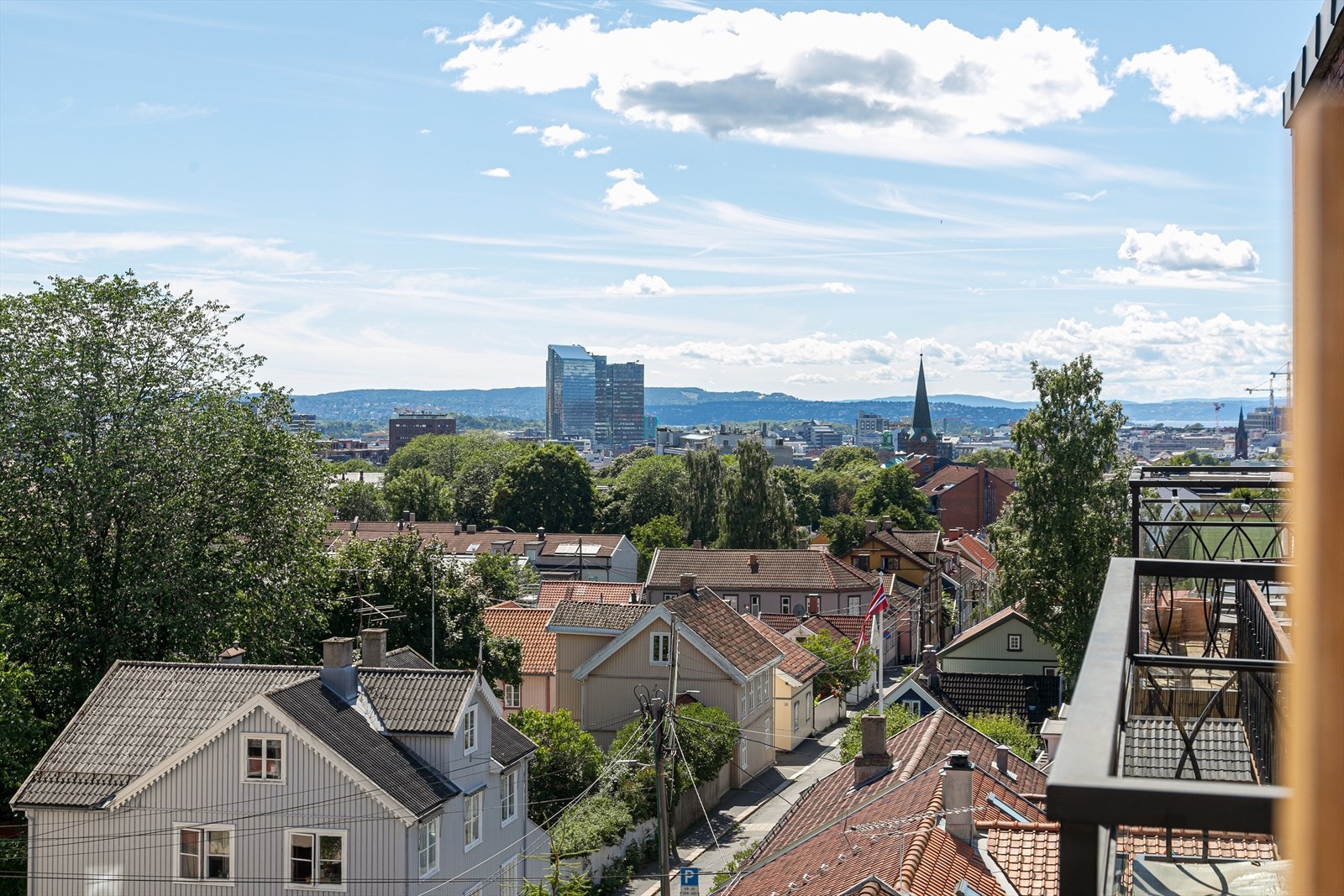 Flott utsikt mot byen! Galleribilde