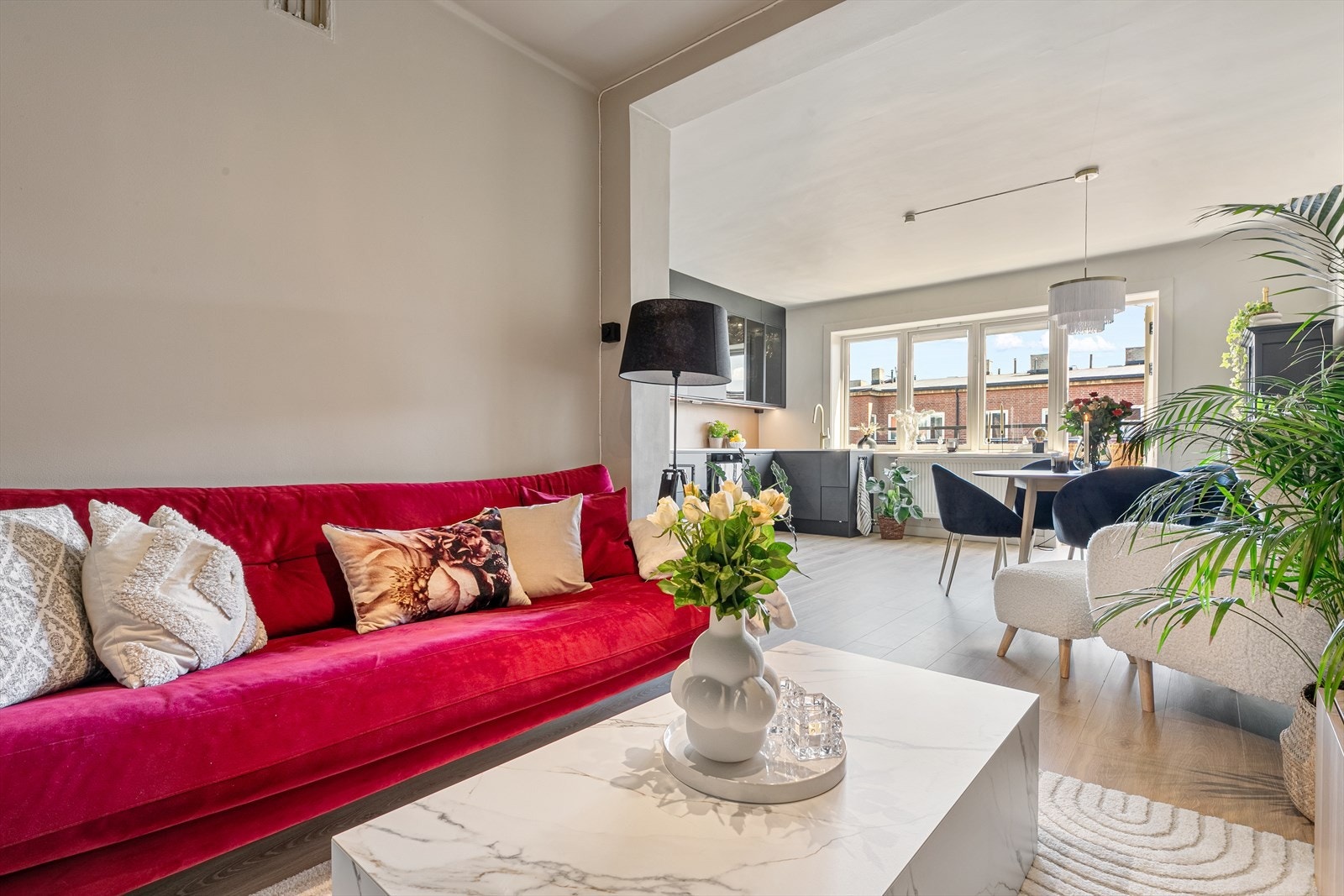 Her ligger alt til rette for å nyte rolige kvelder med film, eller større, sosiale sammenkomster. Galleribilde