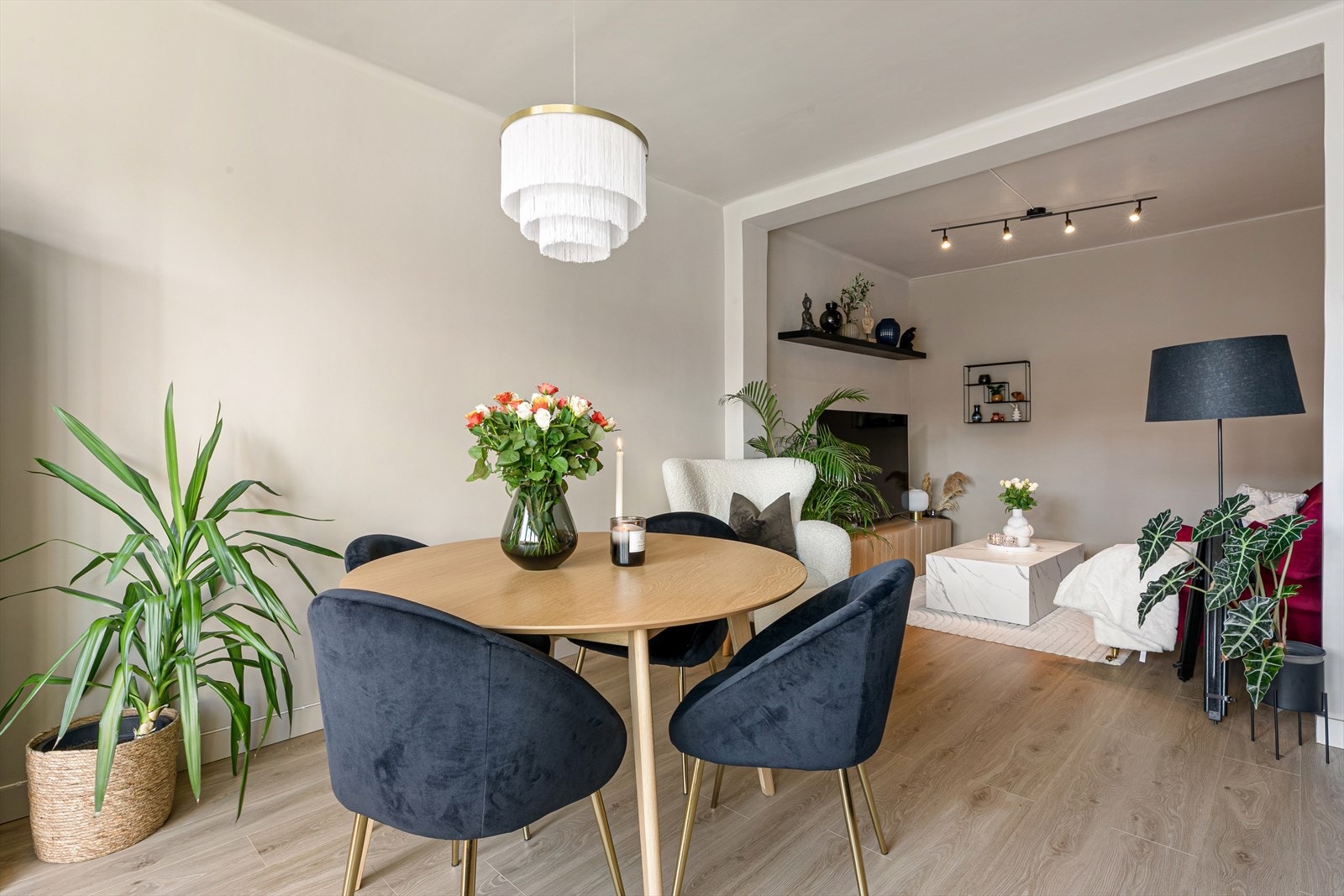 Med kort vei fra kjøkkenet til spiseplassen er det enkelt å servere dagens måltider. Galleribilde