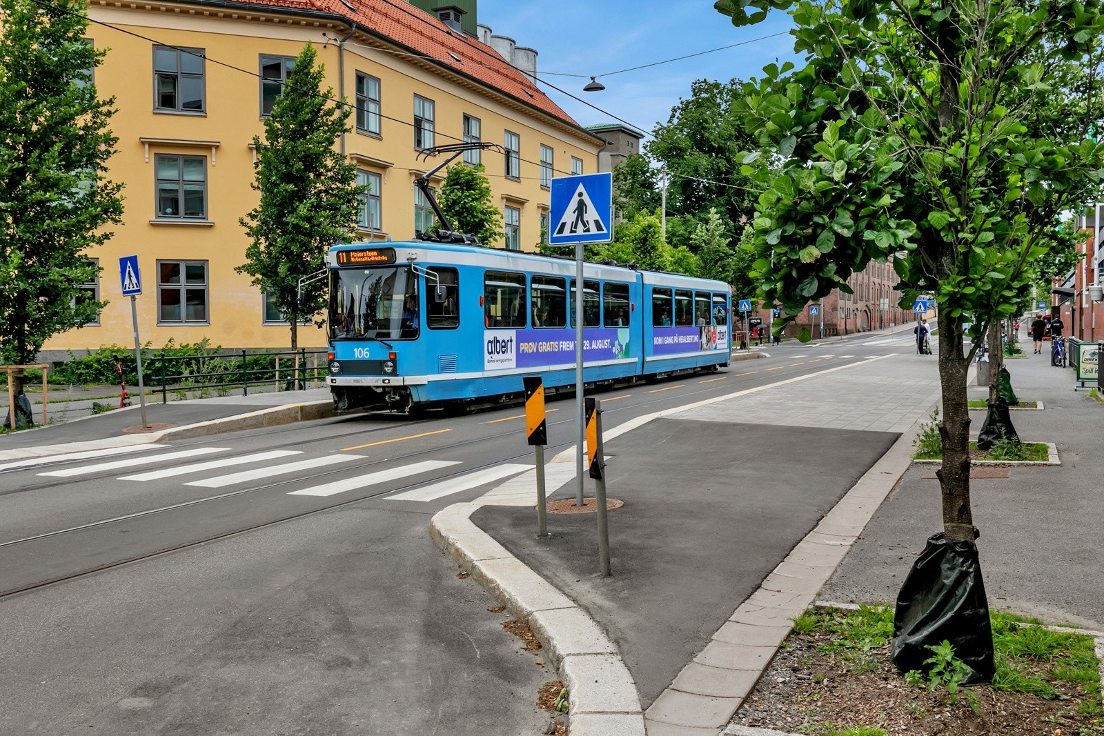 Området gir mulighet for offentlig kommunikasjon via buss, trikk og T-bane. Galleribilde