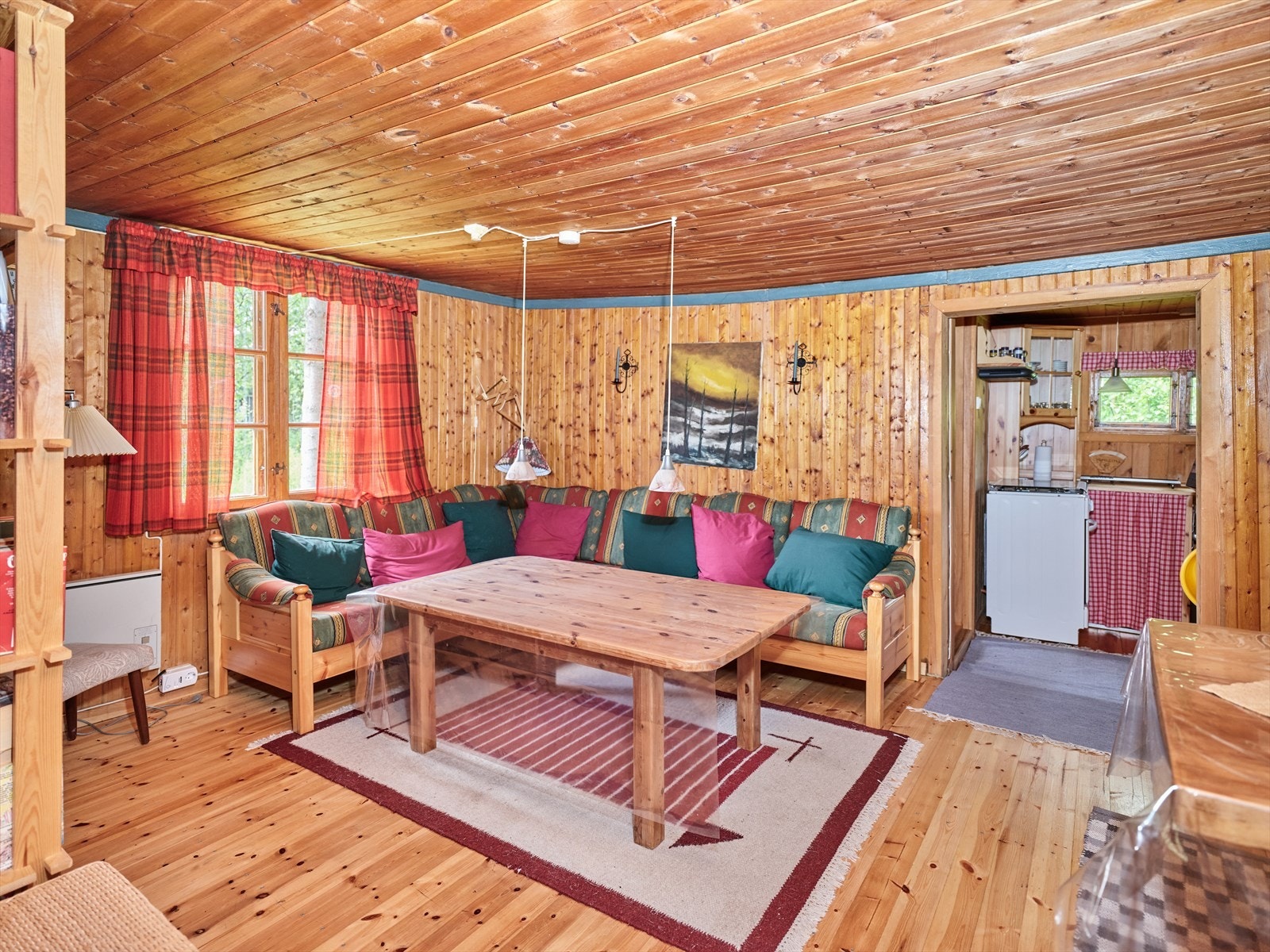 Stue med god plass til sofagruppe. Galleribilde