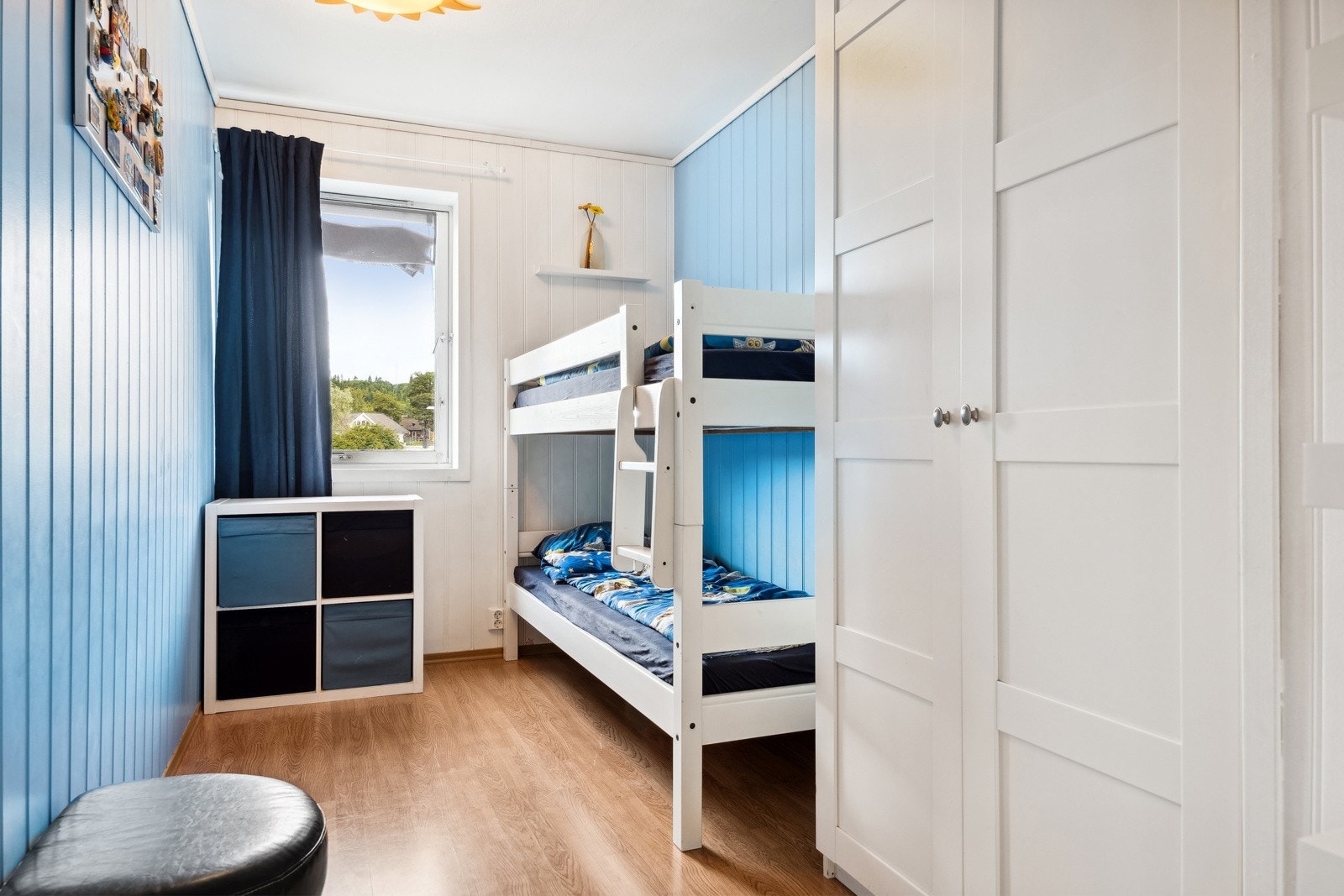 Leiligheten har tre romslige soverom. Galleribilde