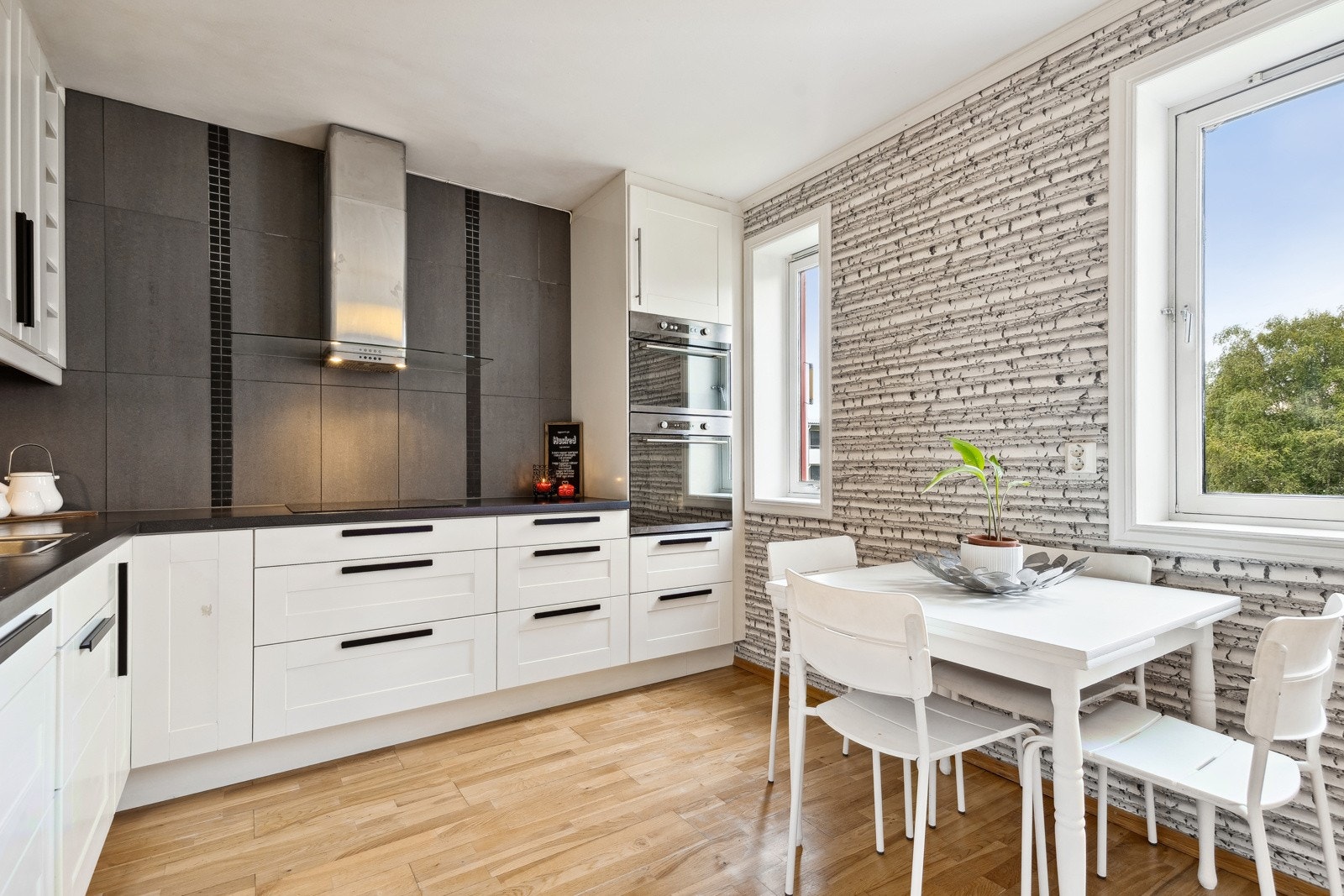 Det er til og med plass til et lite frokostbord for de som ønsker det. Galleribilde