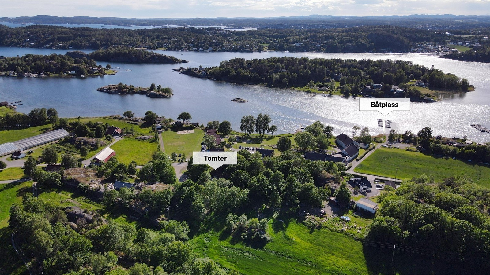 Landlig og populært beliggende fritidseiendom på populære Østerøya i barnevennlige omgivelser med kort gange til sjø og flotte turområder - Båtplass kan leies Galleribilde