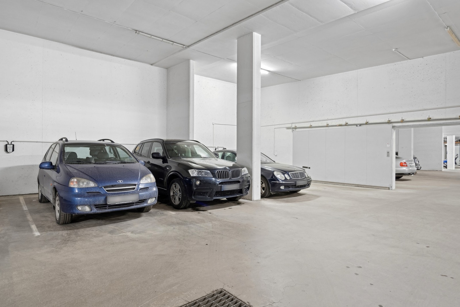 Til hver andel følger rett til bruk av en parkeringsplass i kjelleren. Galleribilde