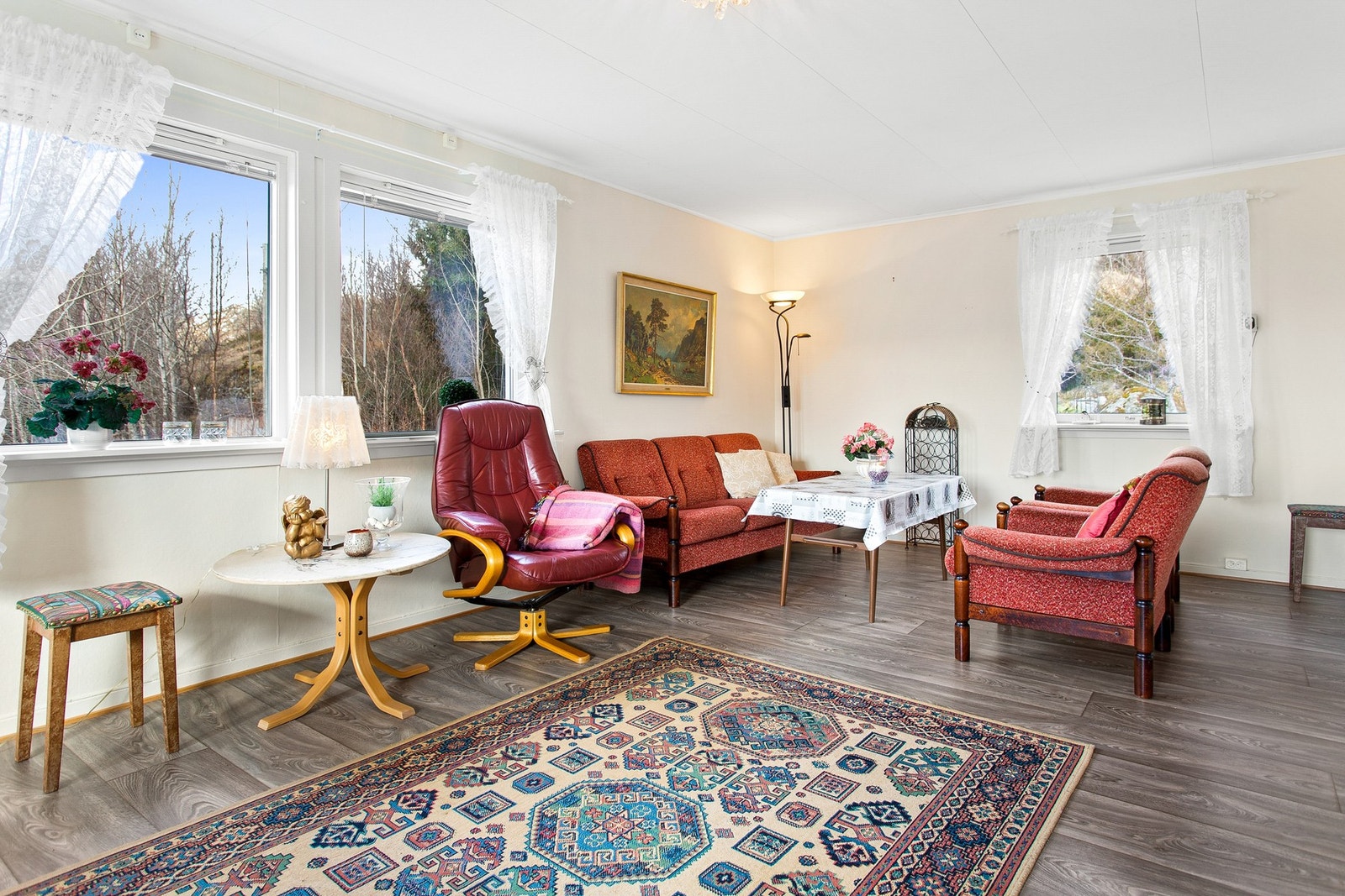 Det er godt lysinnslipp til stuen Galleribilde