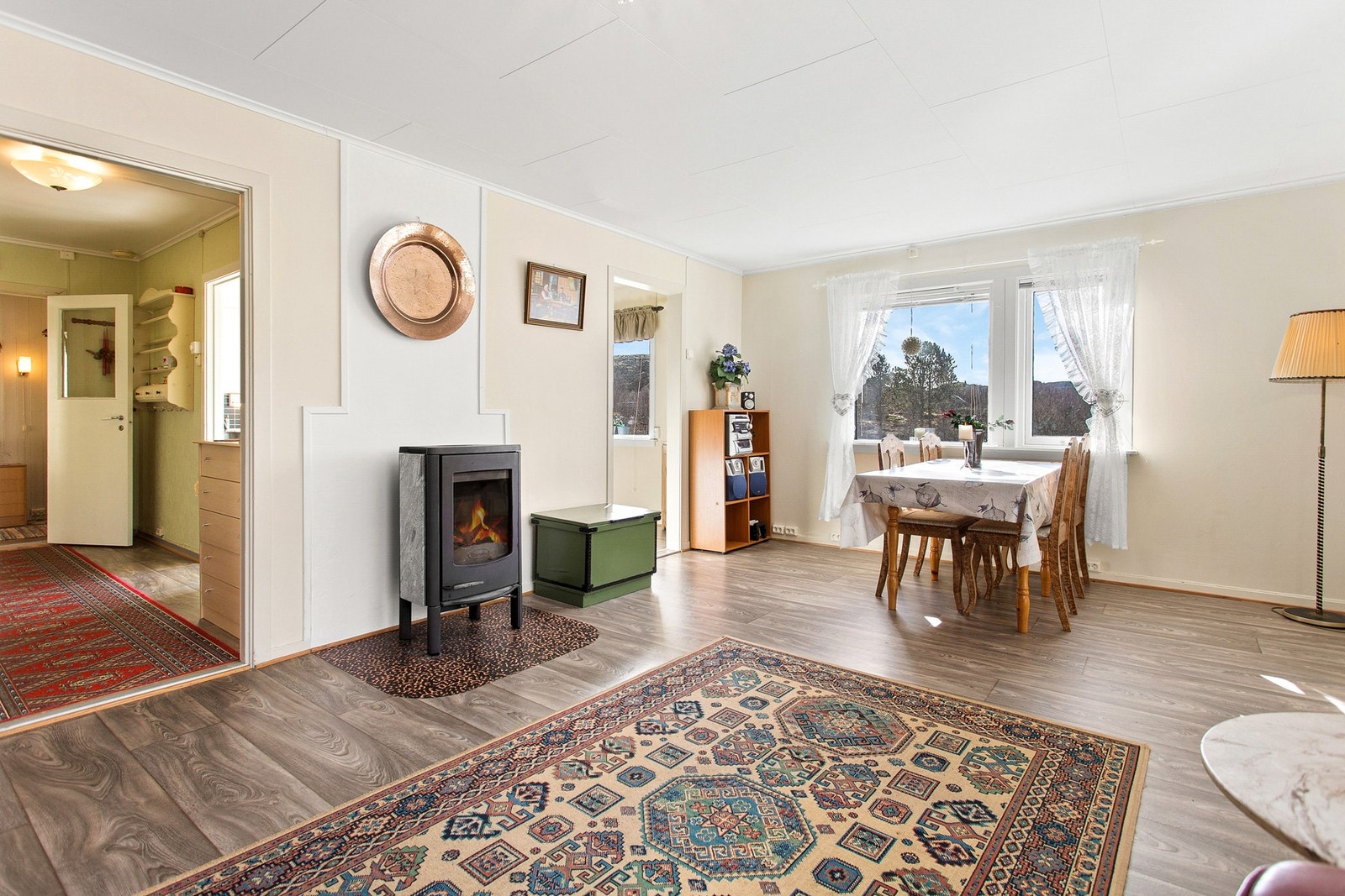 God romfølelse og mulighet for flere møbelsoner Galleribilde