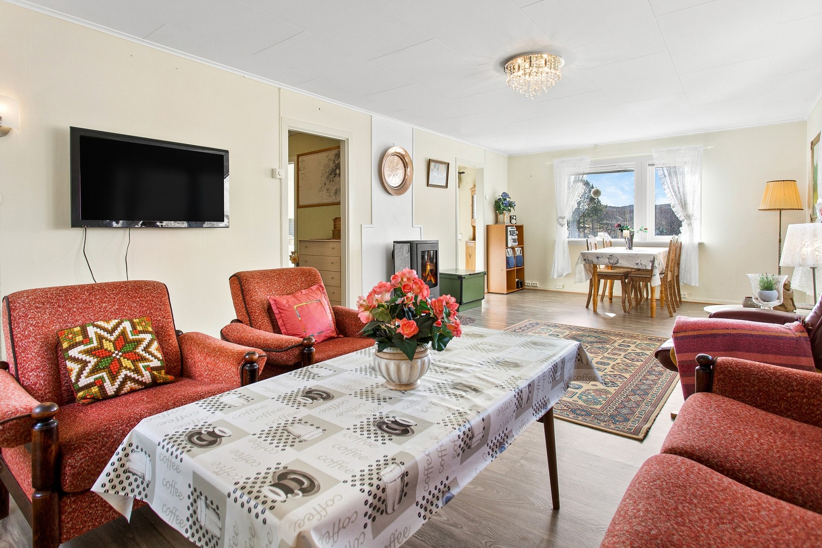 Lys og hjemmekoselig stue Galleribilde