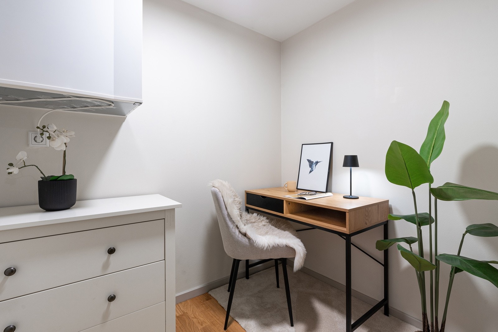 Praktisk rom med plass for feks skrivepult. Galleribilde