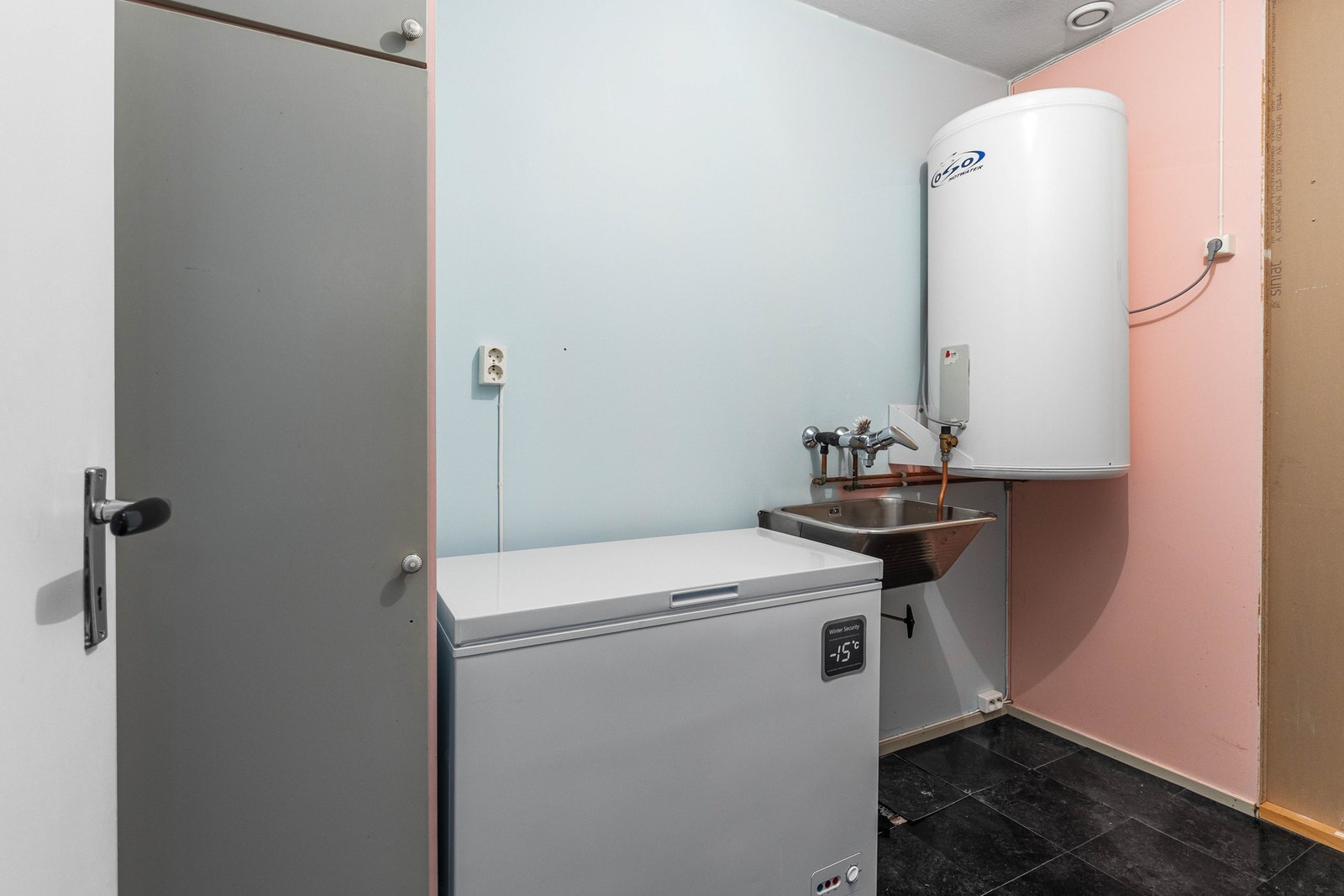 Praktisk vaskerom. Godt med oppbevaringsplass i leilighetens fire boder Galleribilde