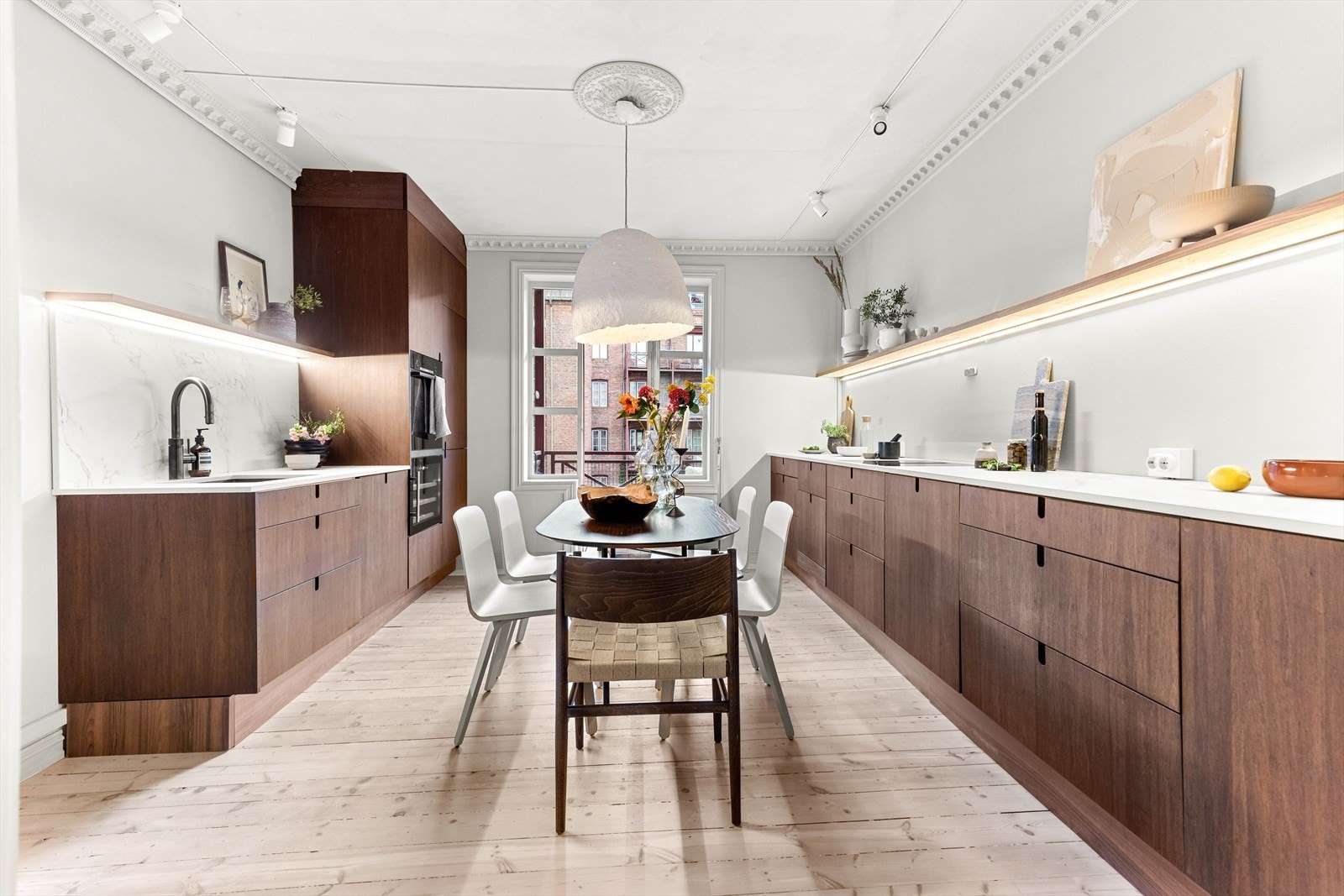 Milad Alexander Sabori v/Nordvik Eiendomsmegling har gleden av å presentere denne perlen på Tøyenhagen Galleribilde