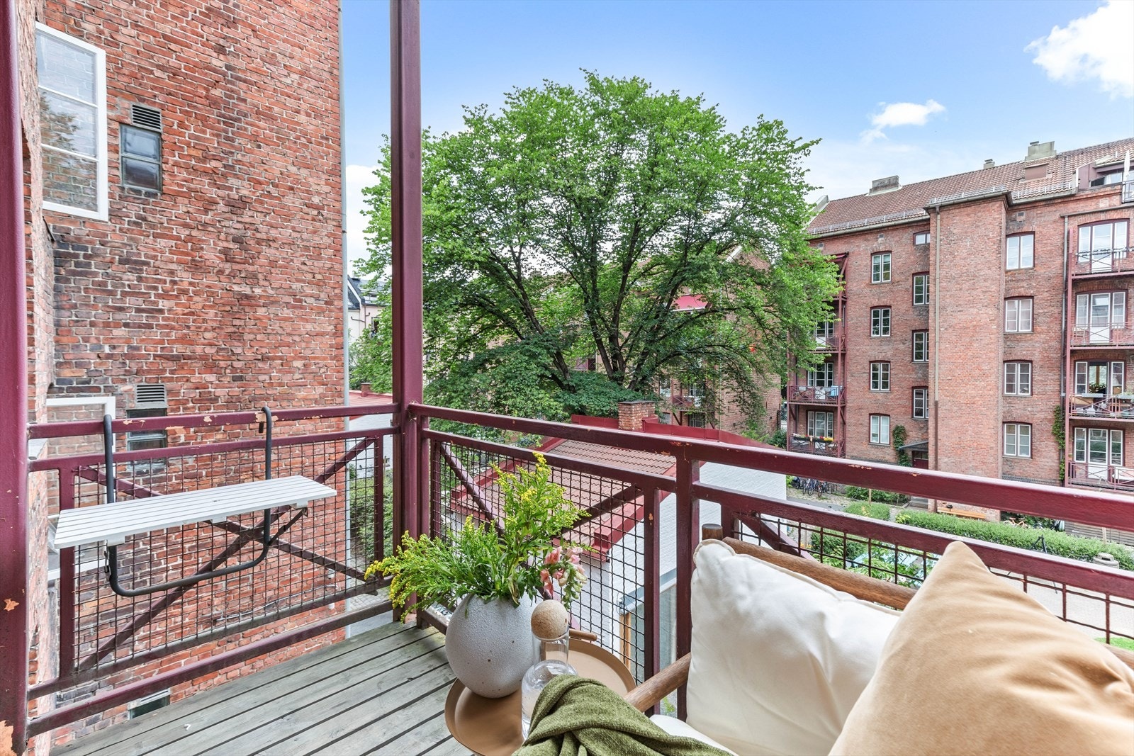 Fra kjøkkenet er det utgang til balkong på ca 3 m2 Galleribilde