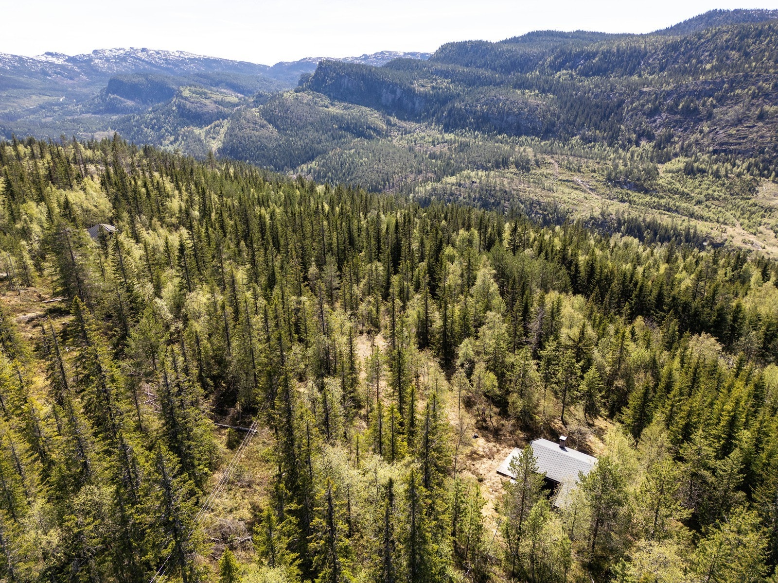 Hytta ligger ved Steinset gård i Eggedal. Galleribilde