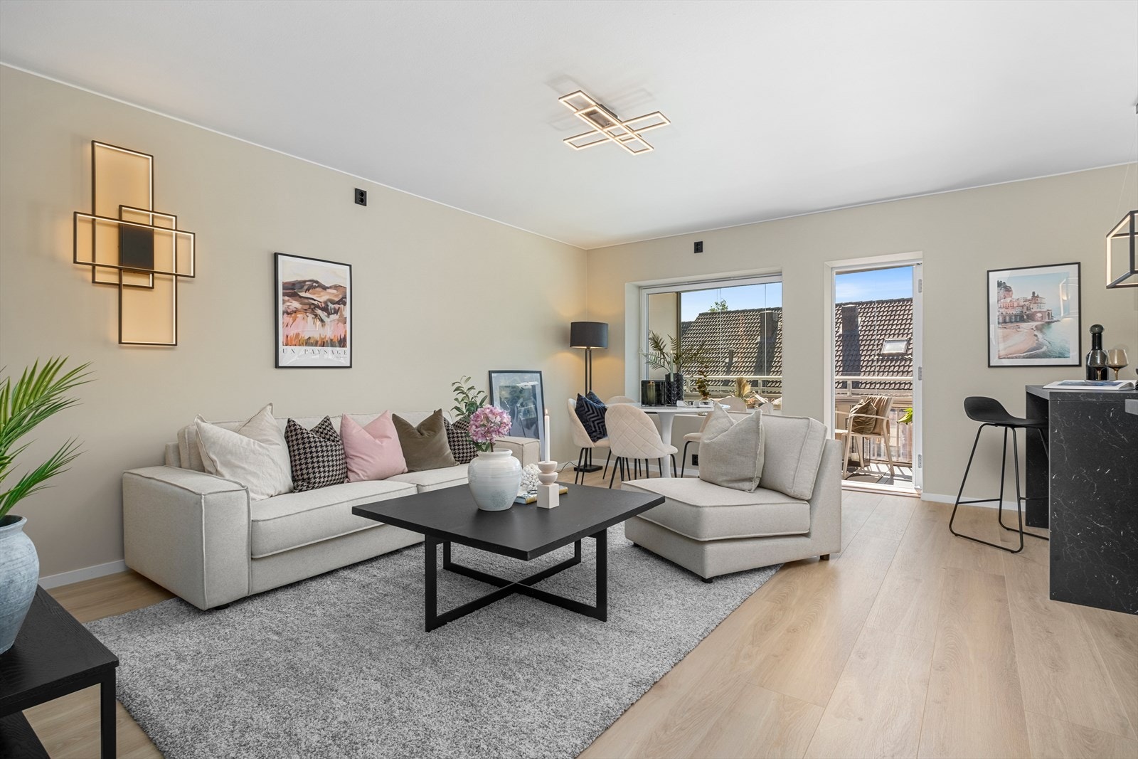 Velkommen til Abelsborg gate 13 - En nyoppusset og moderne 3-roms leilighet på 62 m² beliggende i byggets 3. etasje. Galleribilde