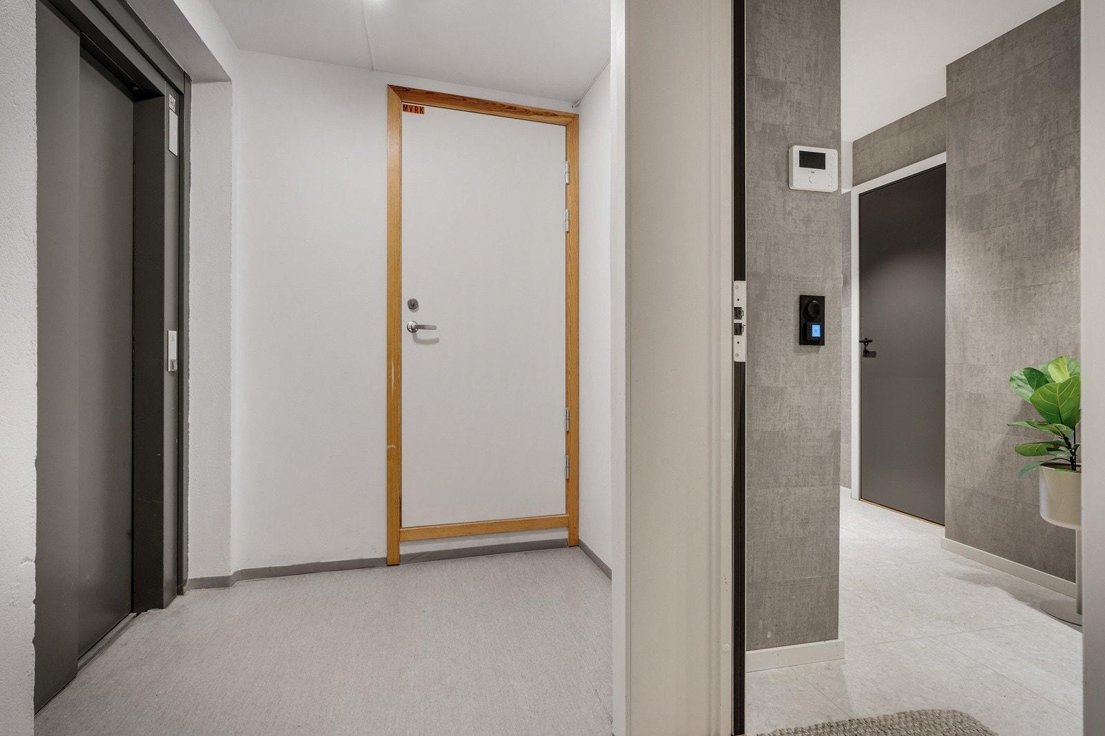 Fra felles gang er det tilgang til leilighetens eksterne bod på ca. 3 kvm, og tar du heisen opp til 7. etasje... Galleribilde