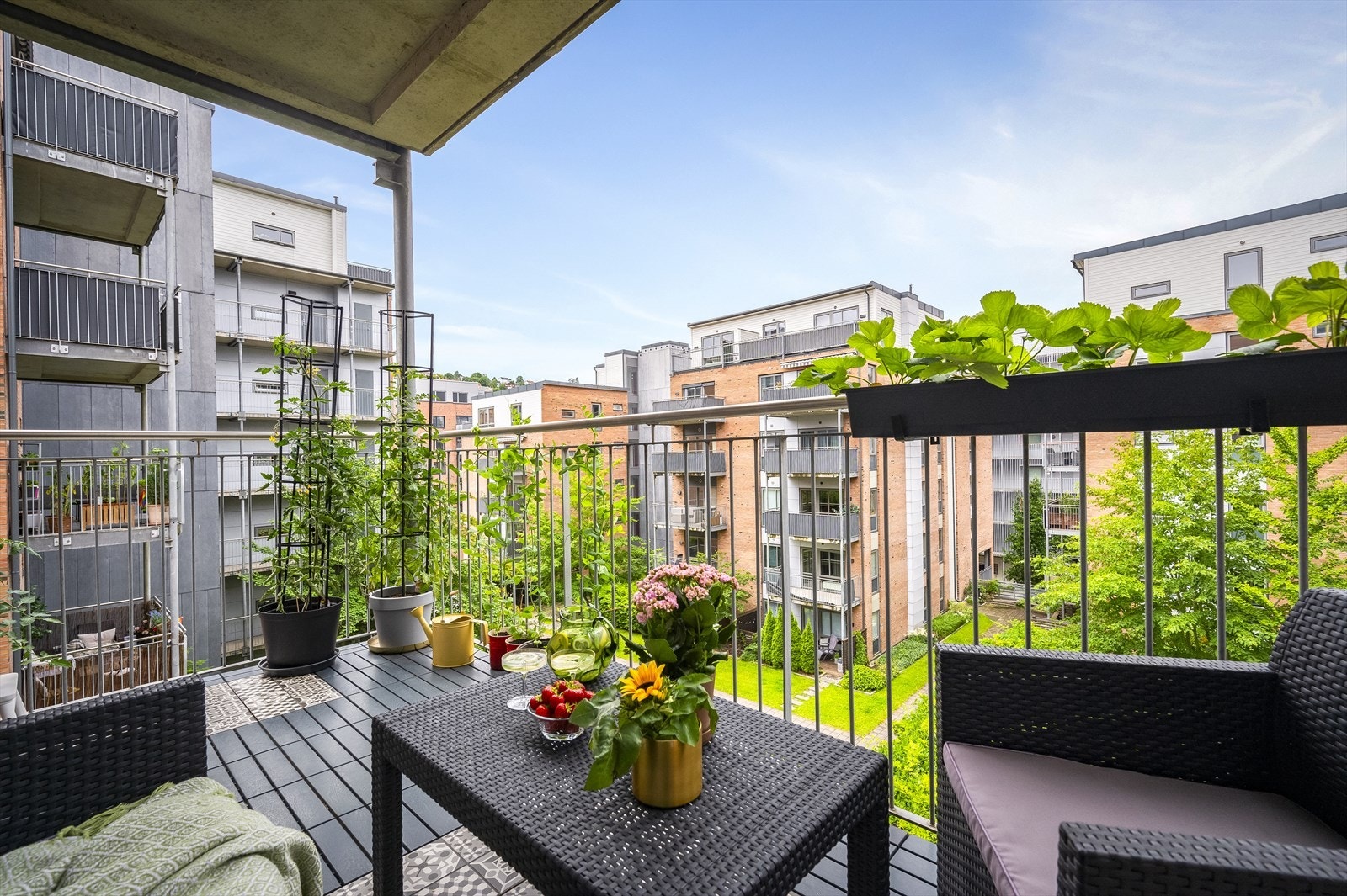 Velkommen til en luftig og moderne hjørneleilighet i Turbinveien 11! Galleribilde