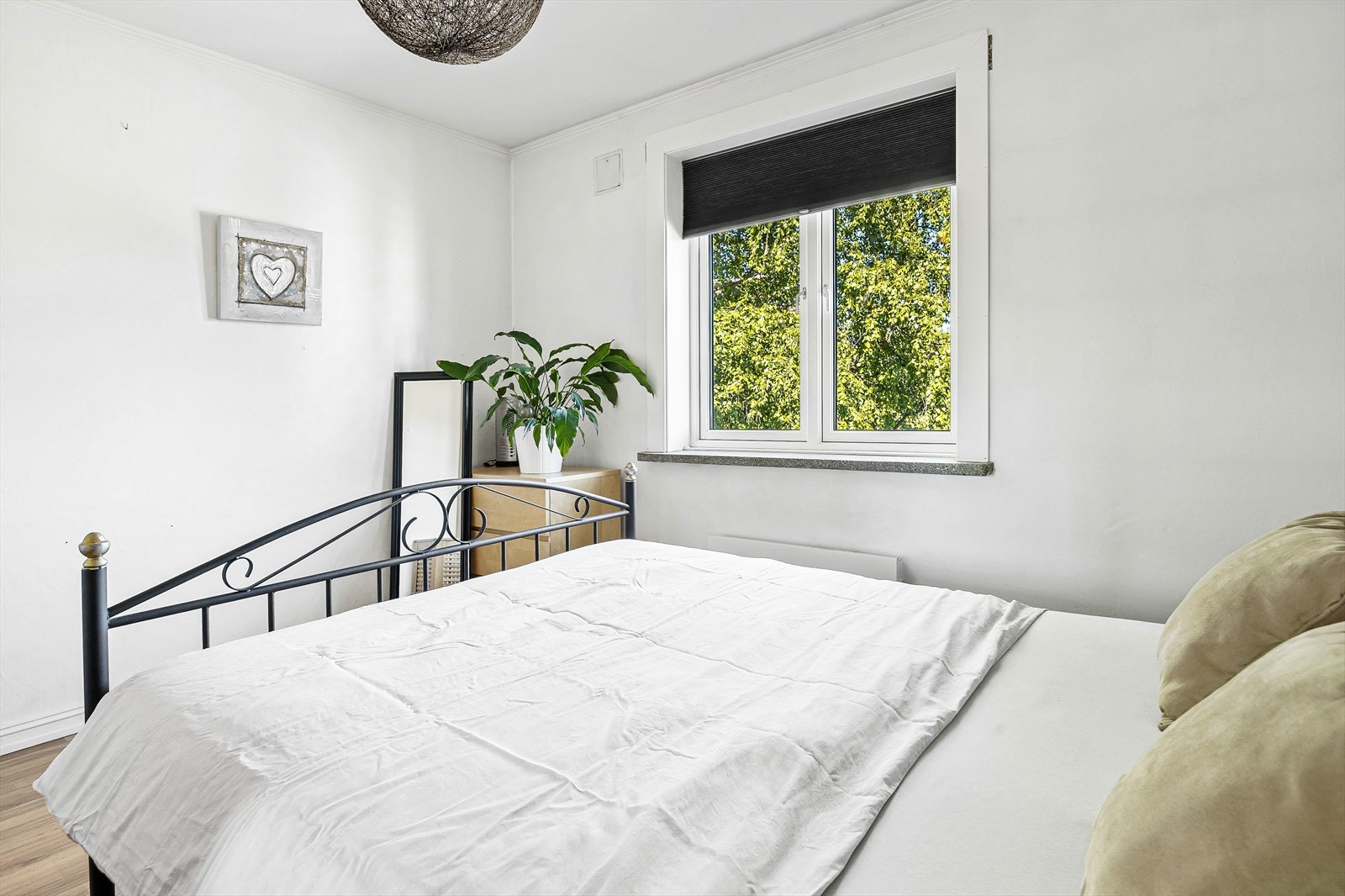 God plass til dobbeltseng. Galleribilde