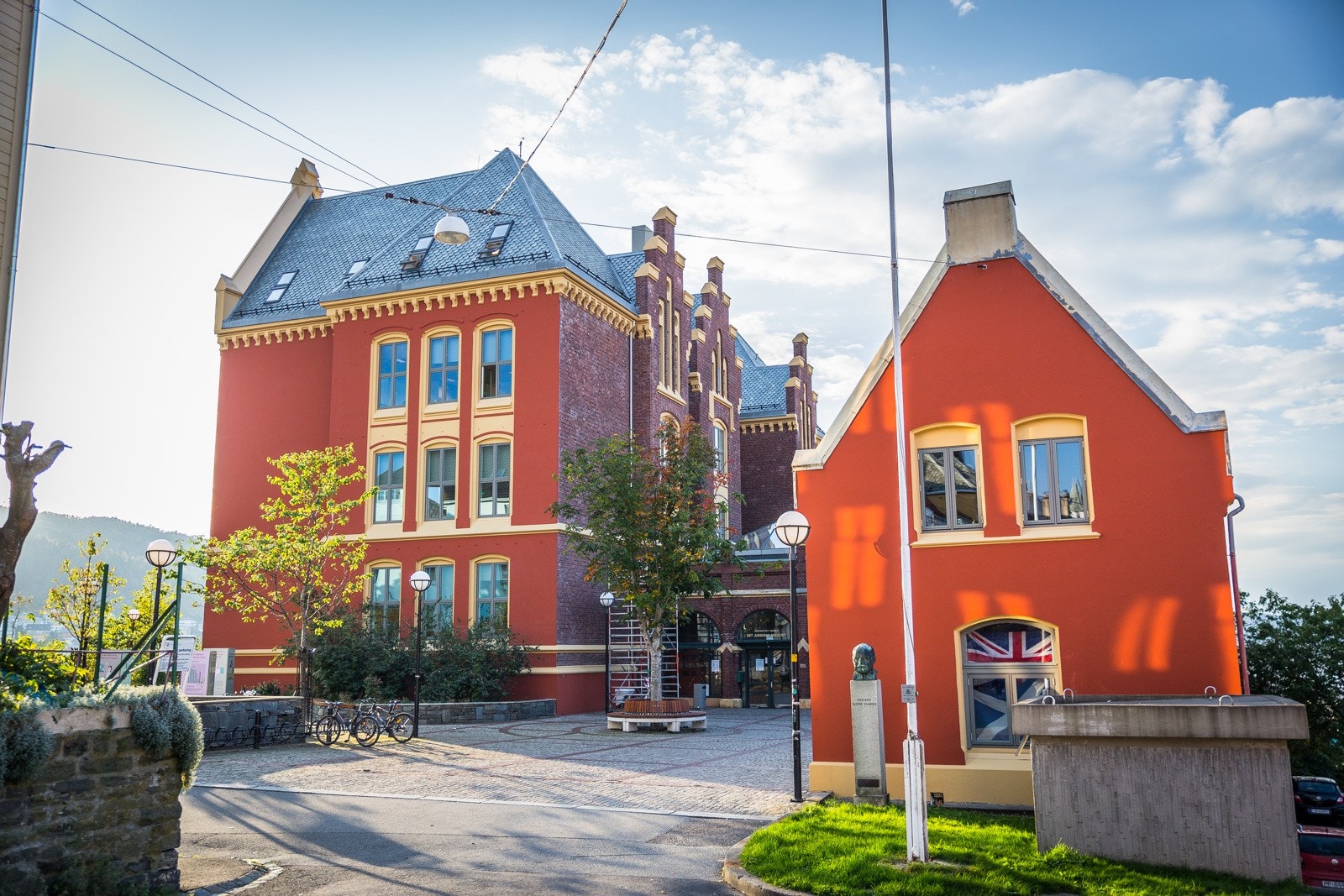 For studentene er det lett å ta seg til både BI, HVL og flere av UiB´s fakulteter, som eksempelvis Dragefjellet her. Galleribilde