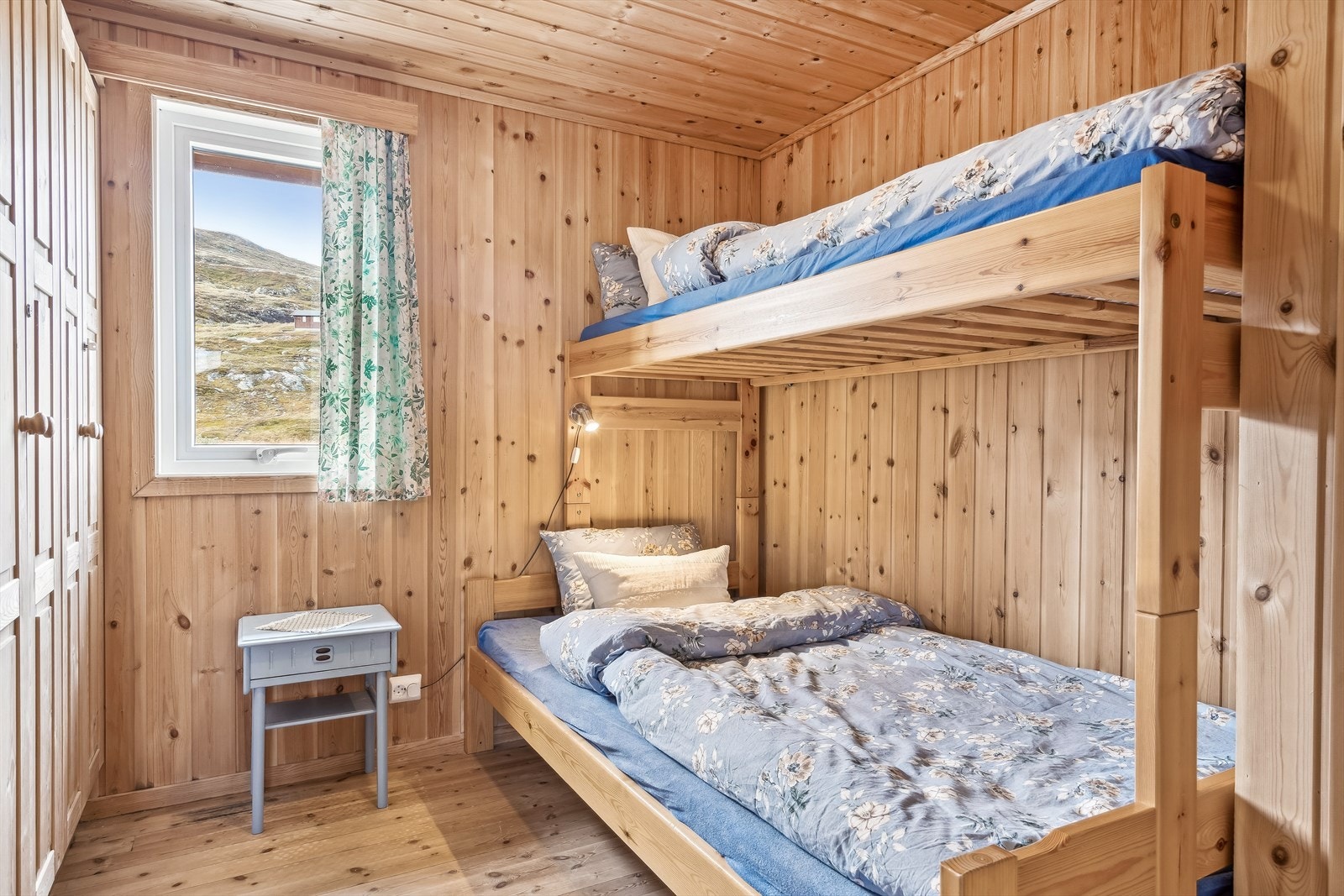 Soverom 1 innredet med familiekøyeseng. Galleribilde