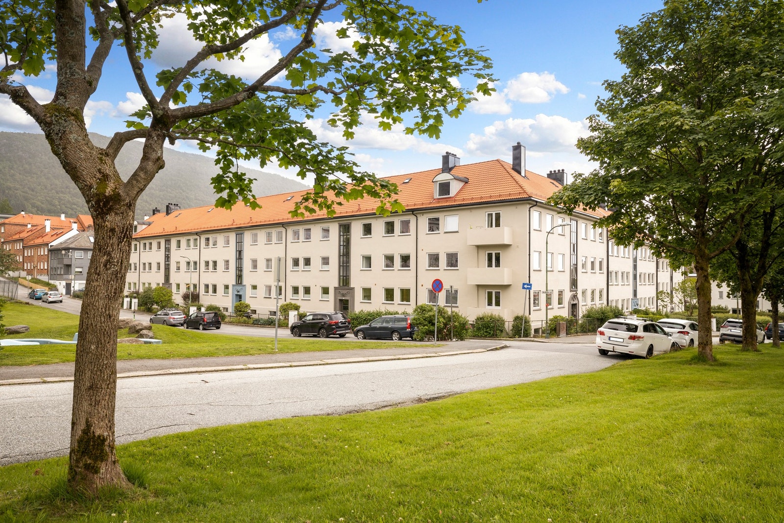 Kort vei til Bergen sentrum, Haukeland, Bybanen og busstopp. Galleribilde