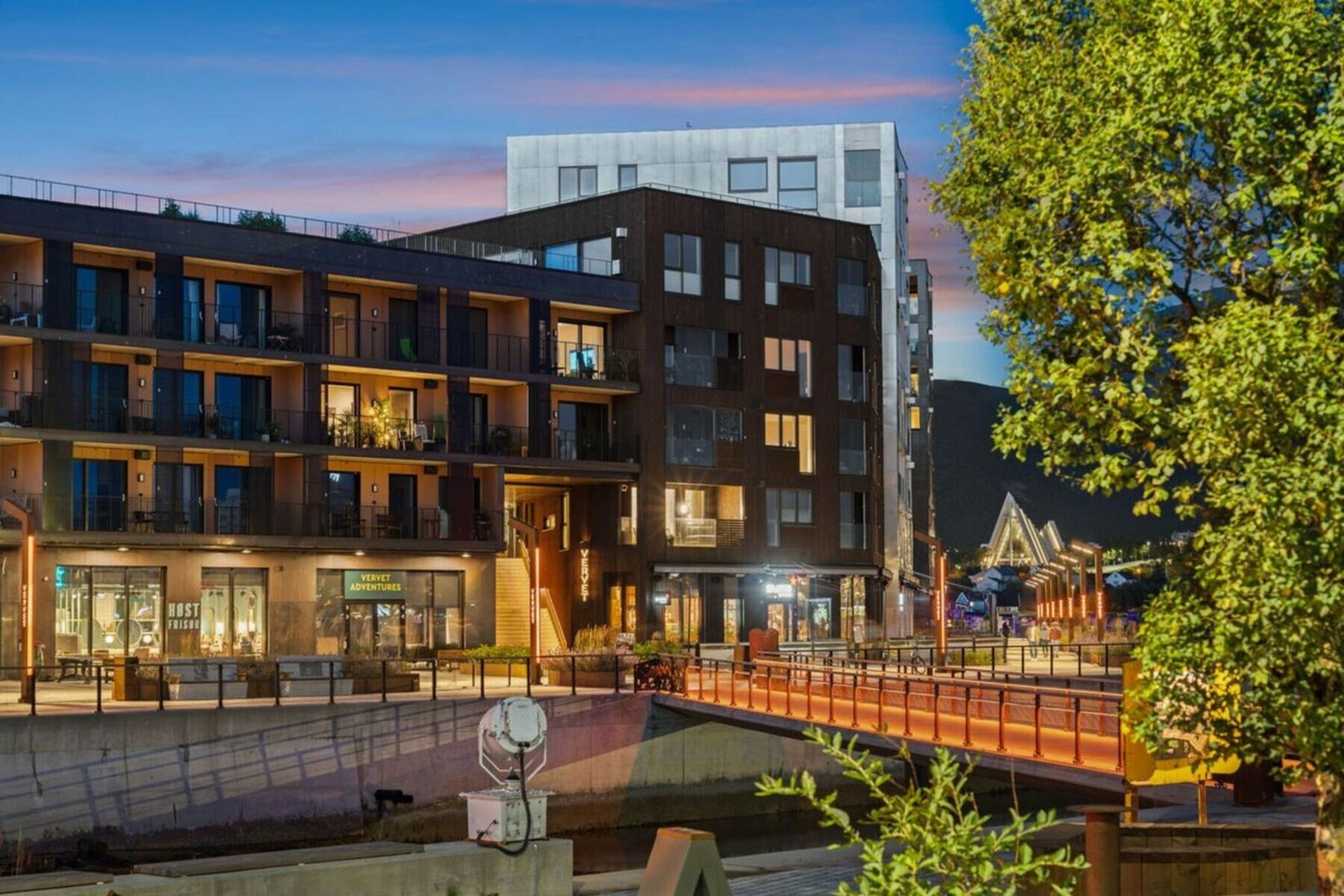 Like ned bakken over Skippergata finner du også den nye bydelen Vervet som byr på restauranter, bakeri og kaipromenade Galleribilde