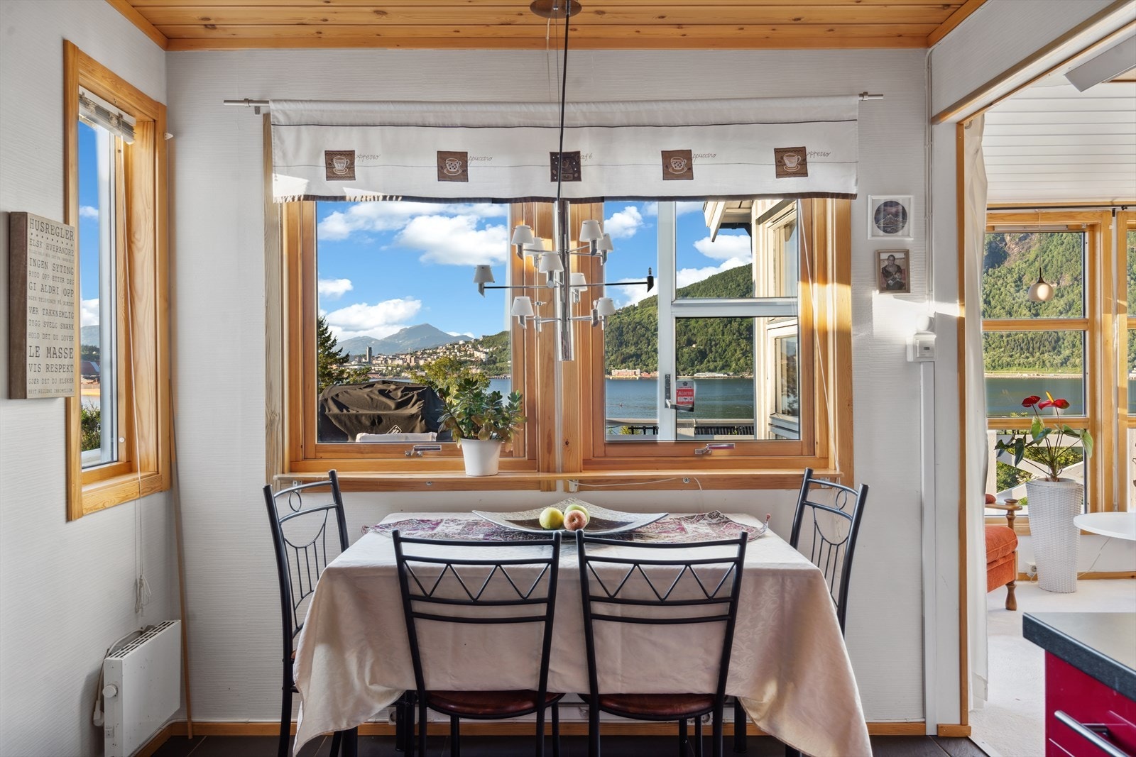 Her er det plass til spisebord Galleribilde