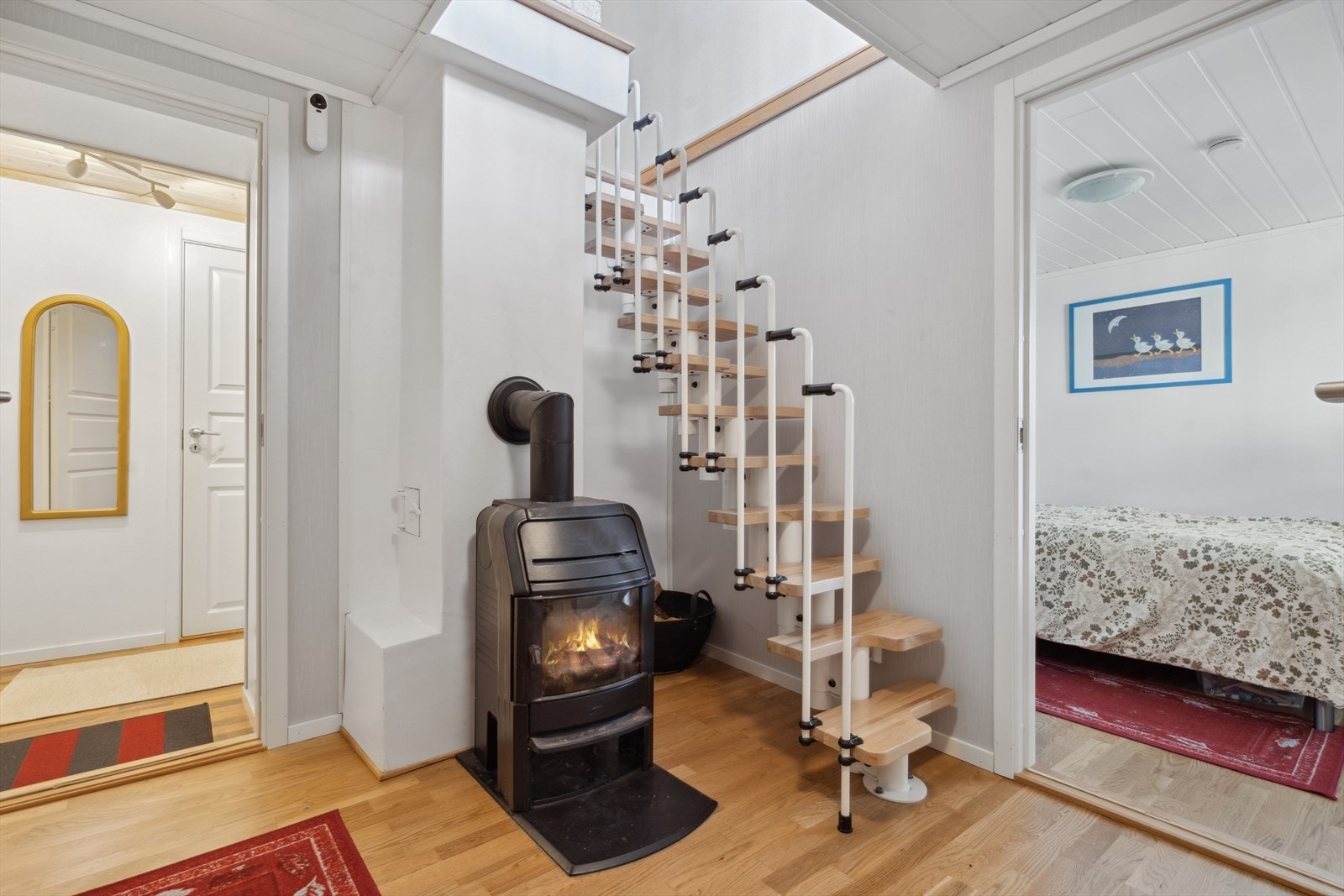 Gang i sokkeletg. med vedfyring Galleribilde