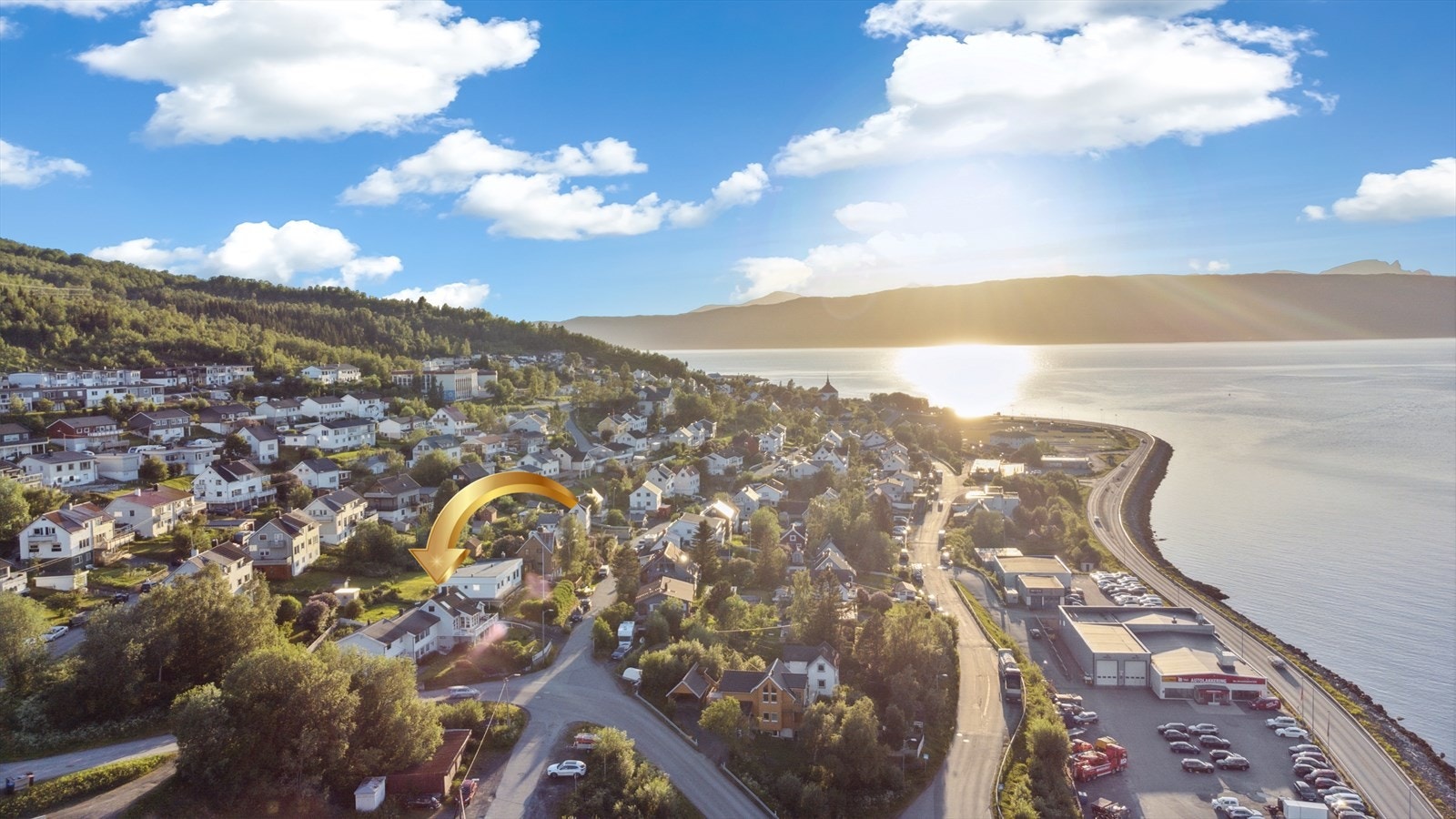 Eiendommen ligger sentralt på Ankenes med kort vei til barneskole og fritidsaktiviteter Galleribilde
