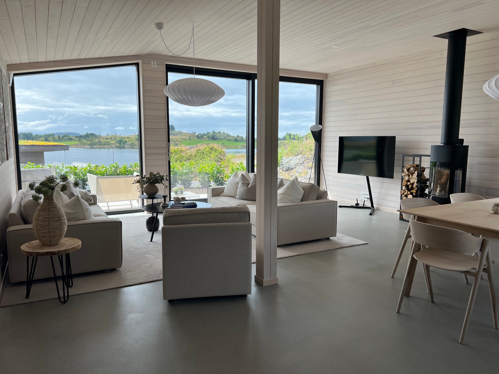 Alternativ møbleringsdesign stue/kjøkken Galleribilde