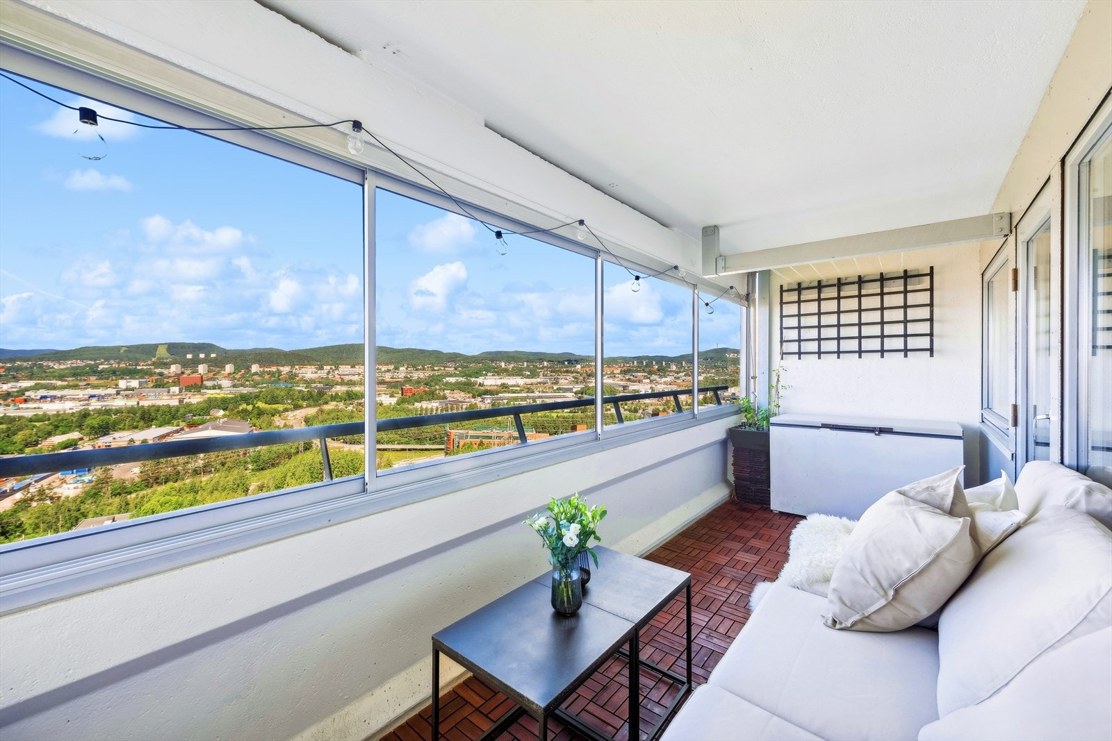 Her kan du nyte late sommerkvelder og fantastiske solnedganger over Holmenkollen og Grefsenåsen. Galleribilde