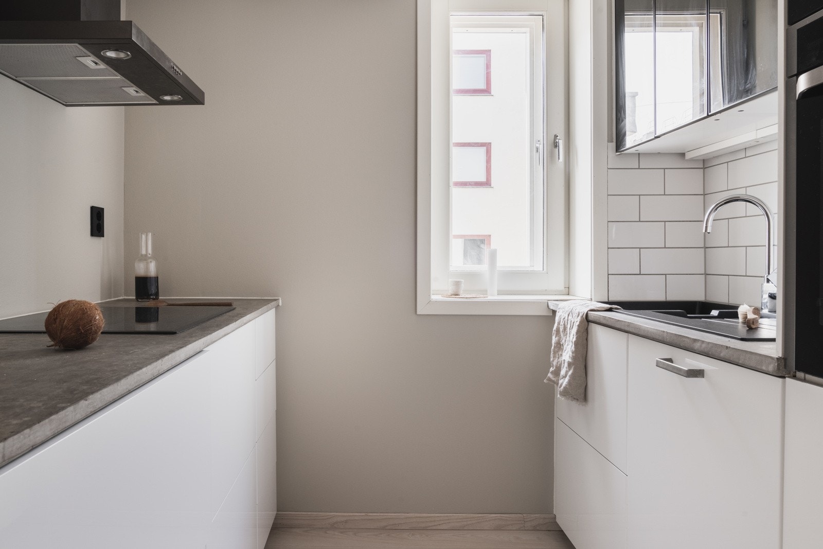 Det har en moderne innredning med et tidløst design og tilstrekkelig med skapplass. Galleribilde