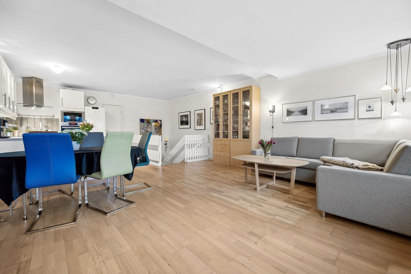 Her kan man innrede rommet med flere sittegrupper etter behov Galleribilde